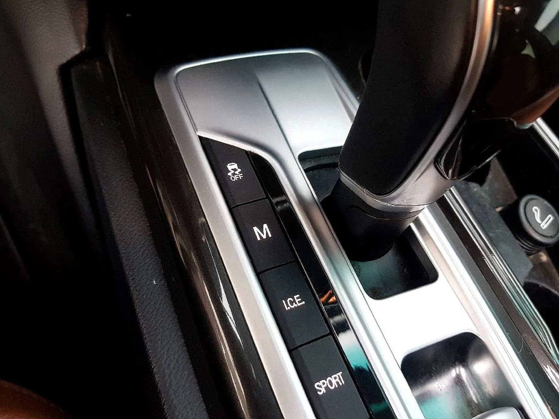 Maserati Ghibli превью 13