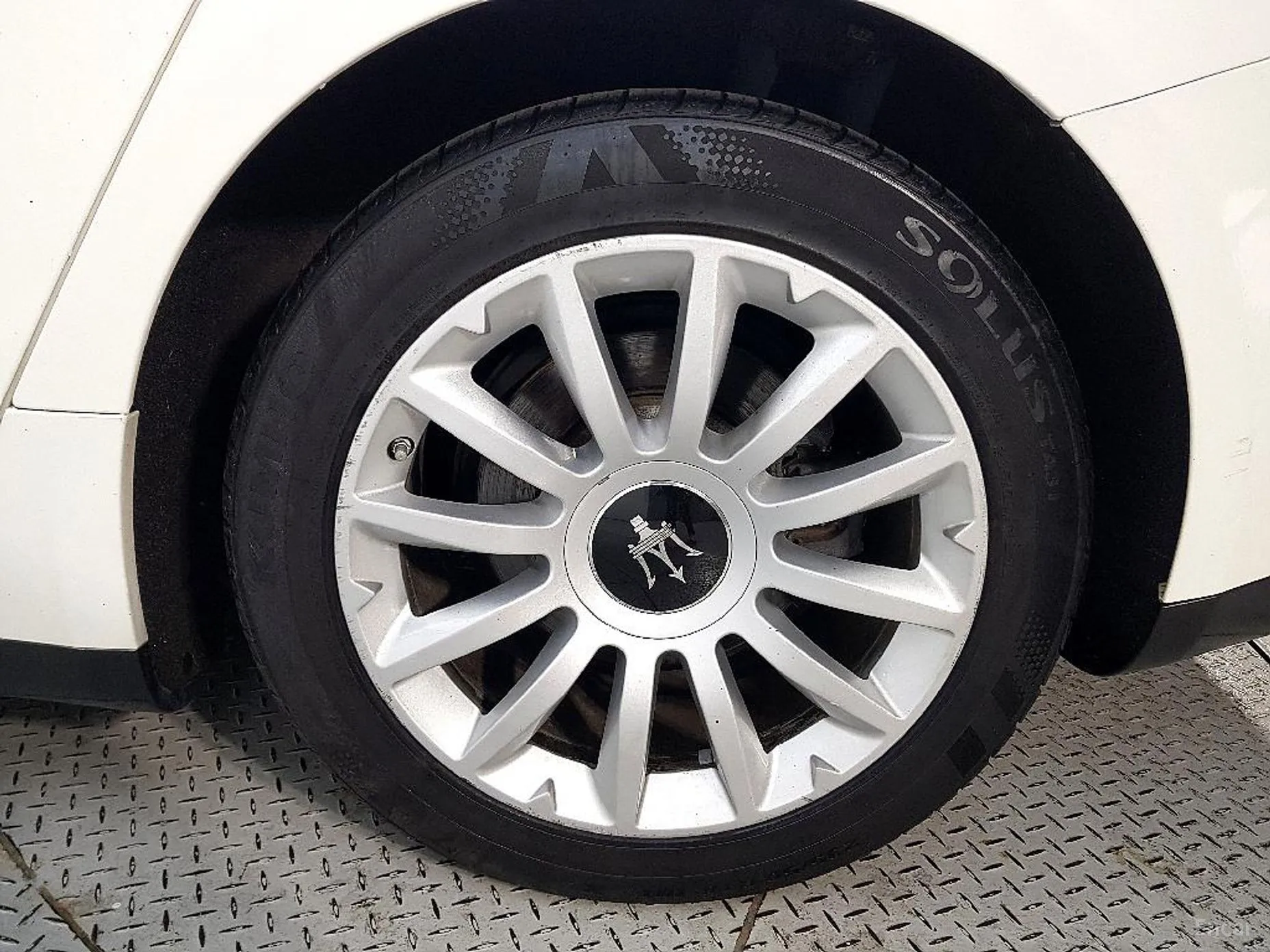Maserati Ghibli превью 20