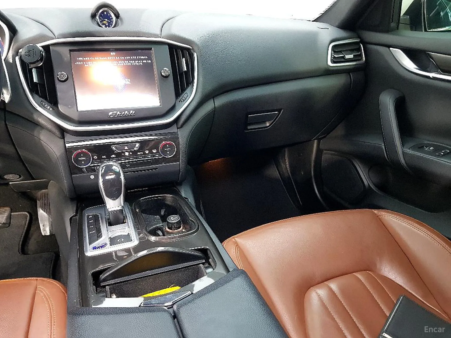 Maserati Ghibli превью 9