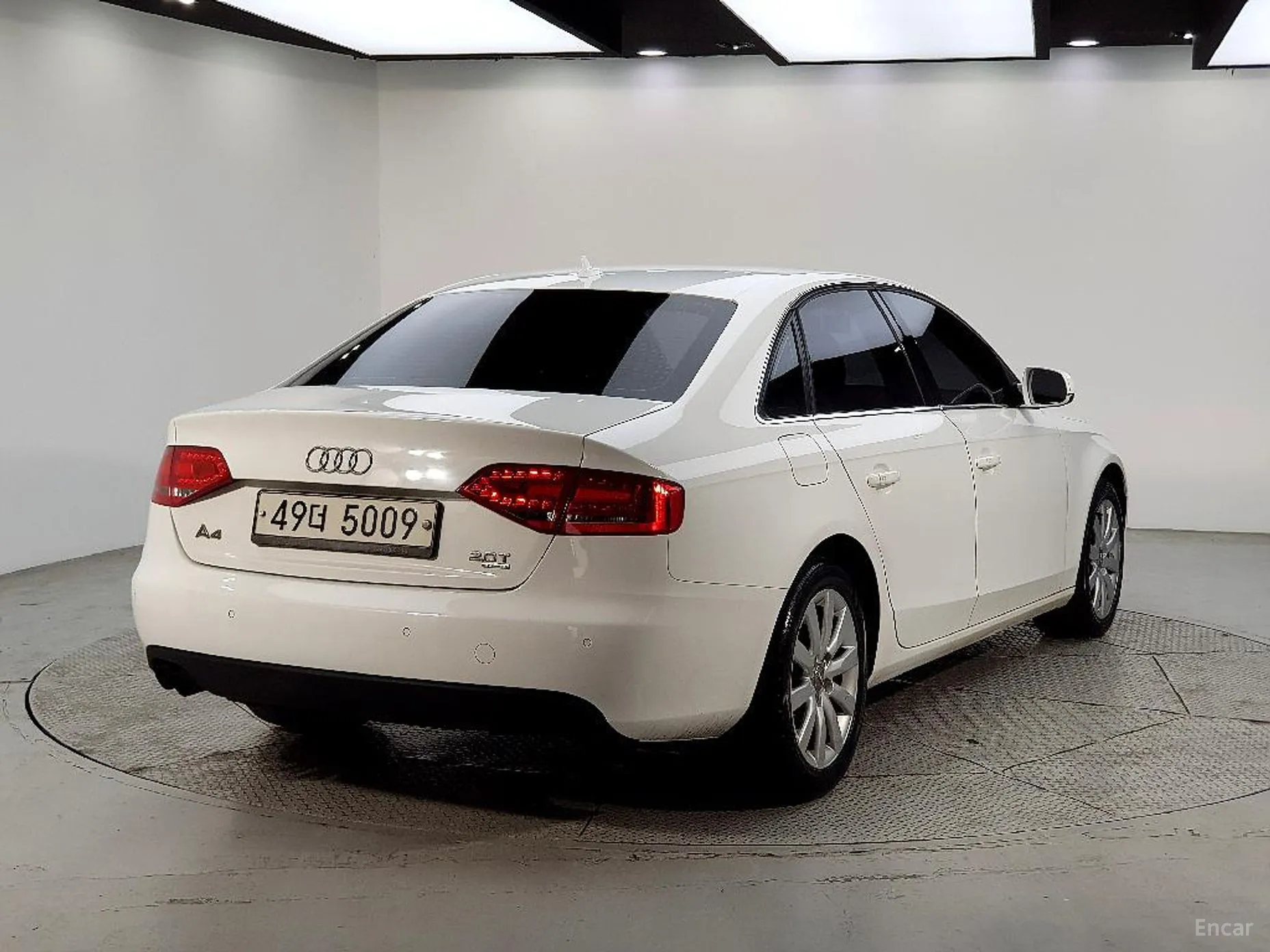 Audi New A4 превью 4