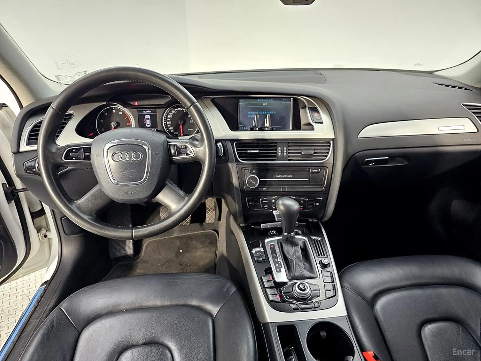 Audi New A4 превью 5