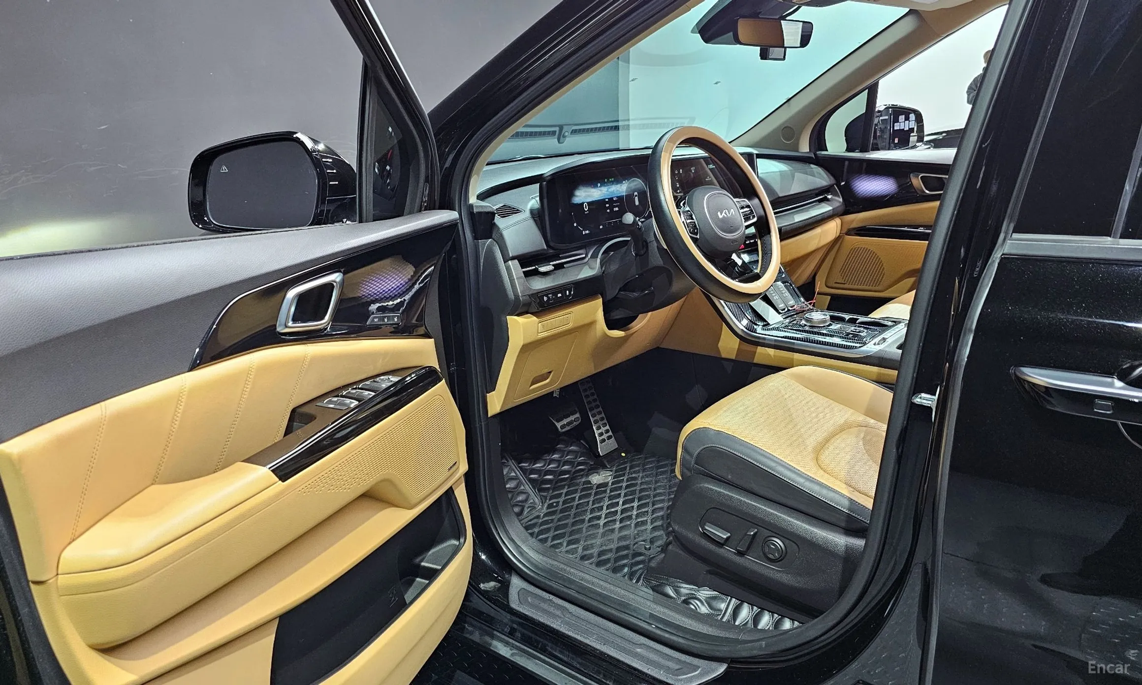 Kia Carnival Gen 4 превью 10