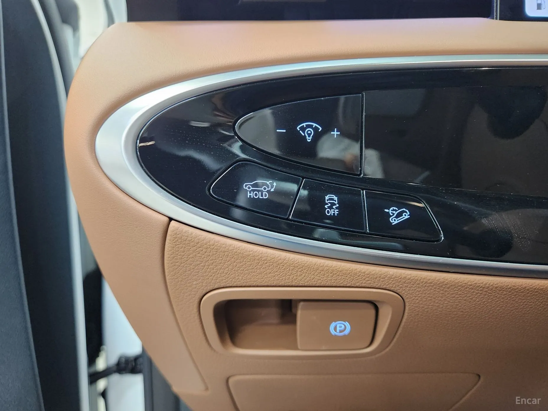Genesis GV70 превью 11