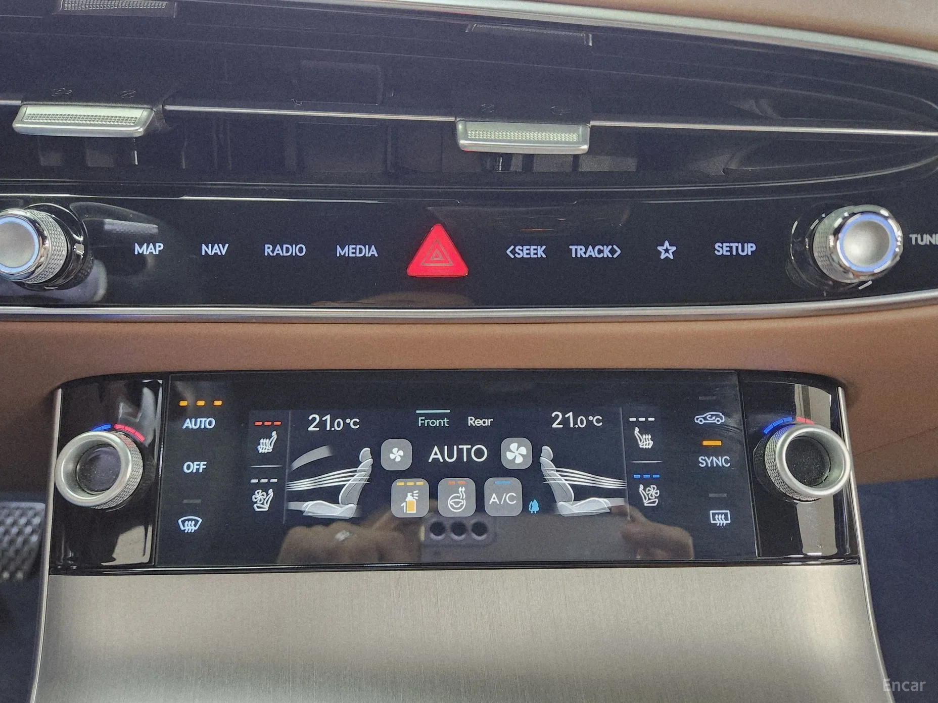 Genesis GV70 превью 13