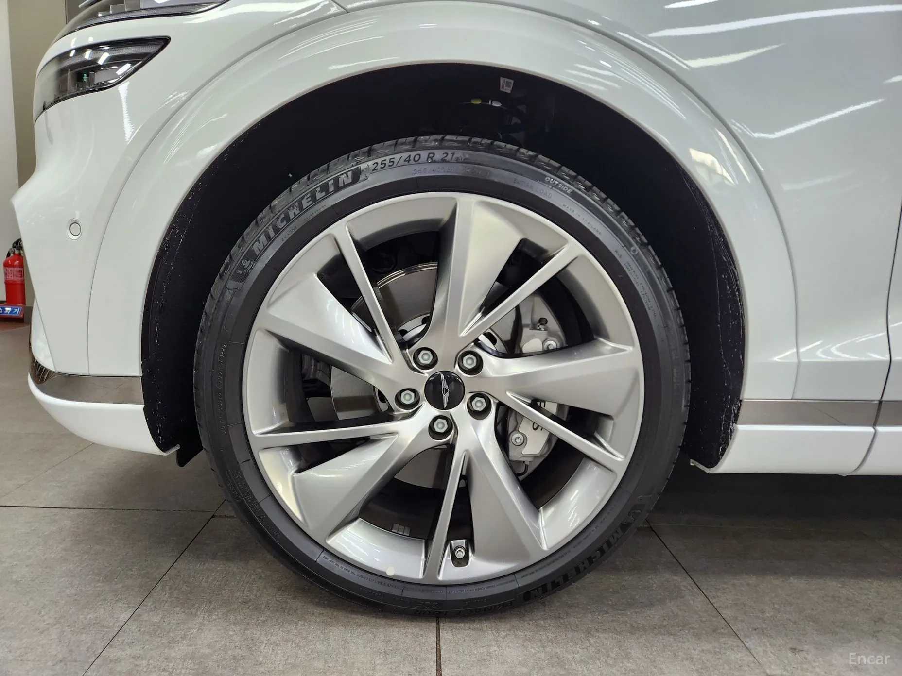 Genesis GV70 превью 20