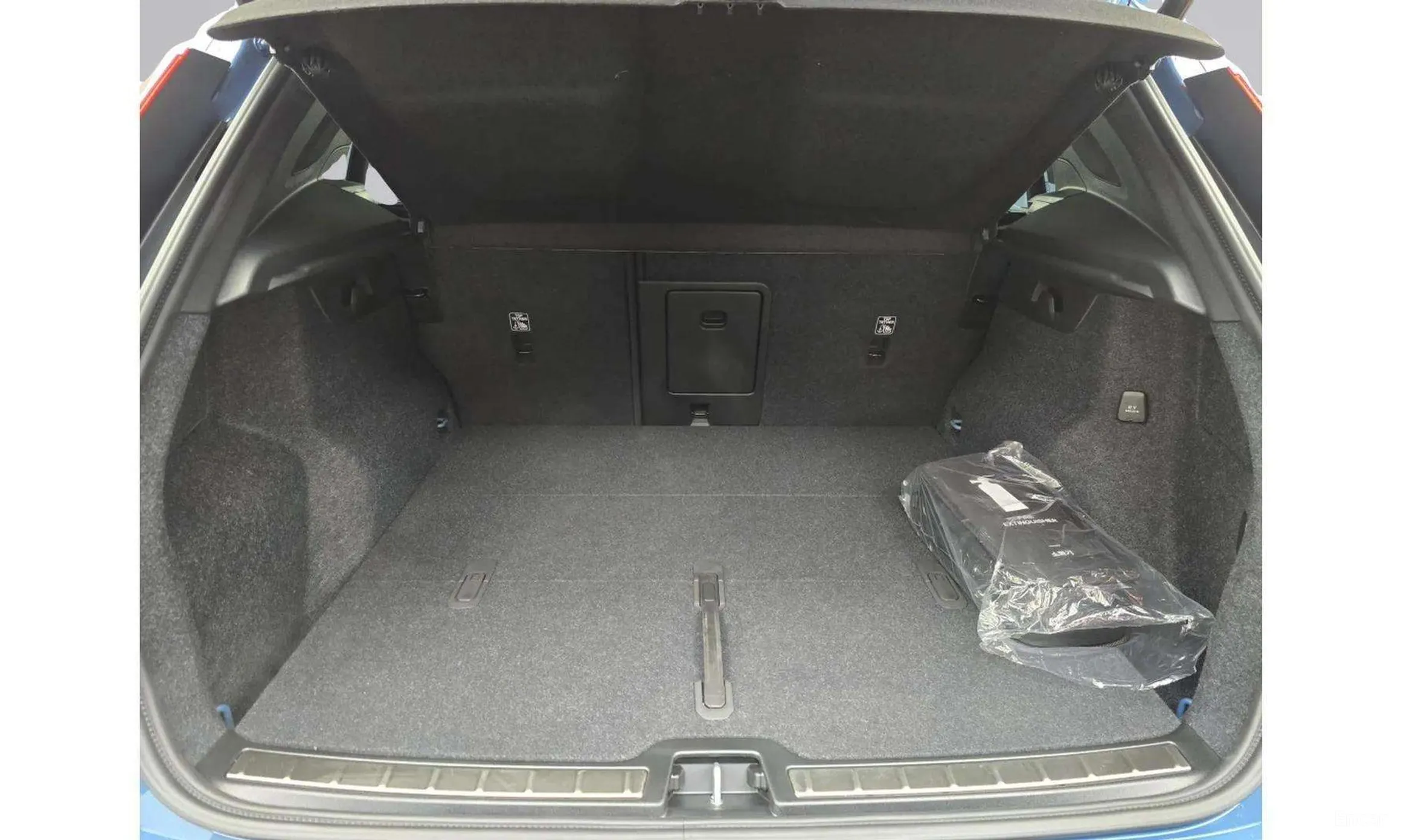 Volvo XC40 превью 14