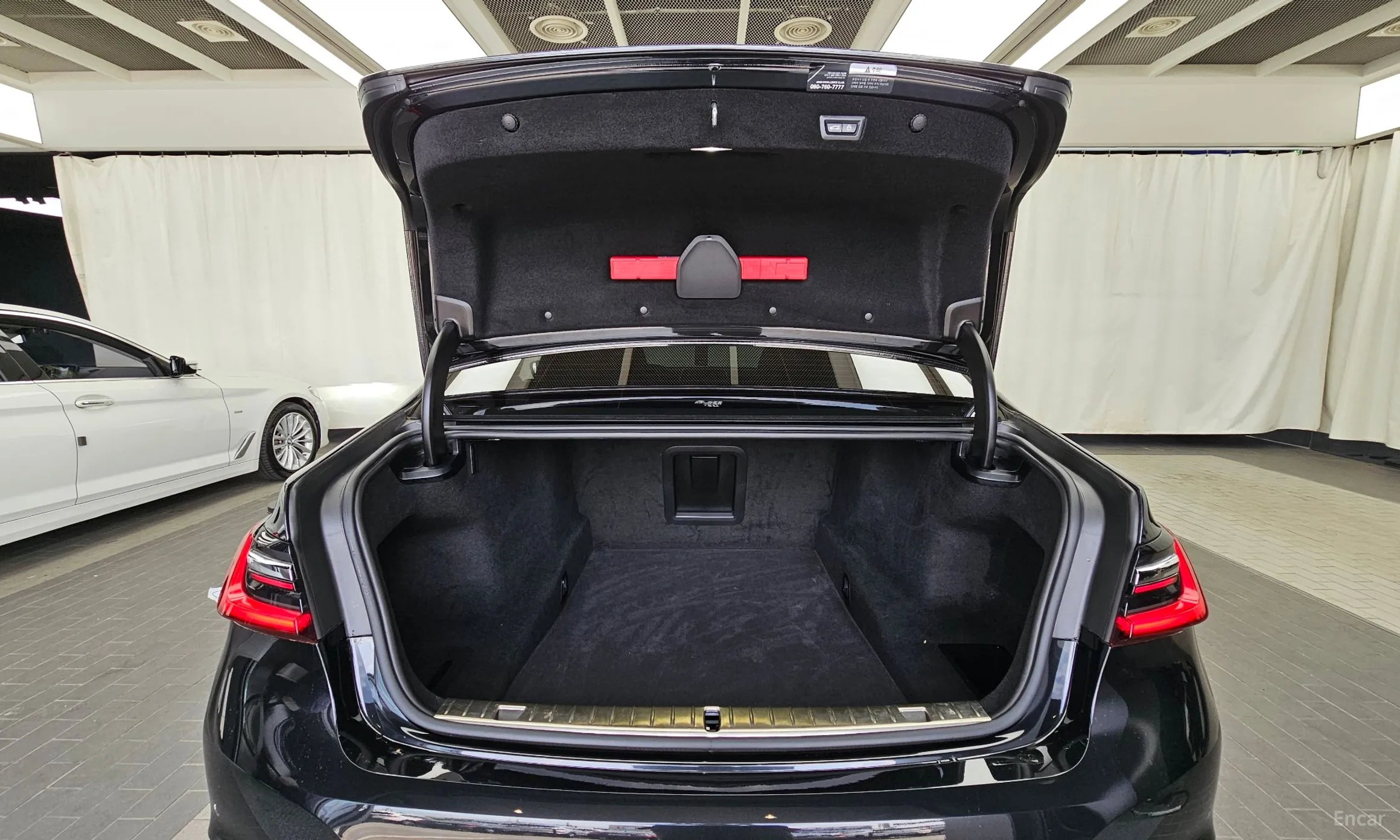 BMW 7 Series (G11) превью 20
