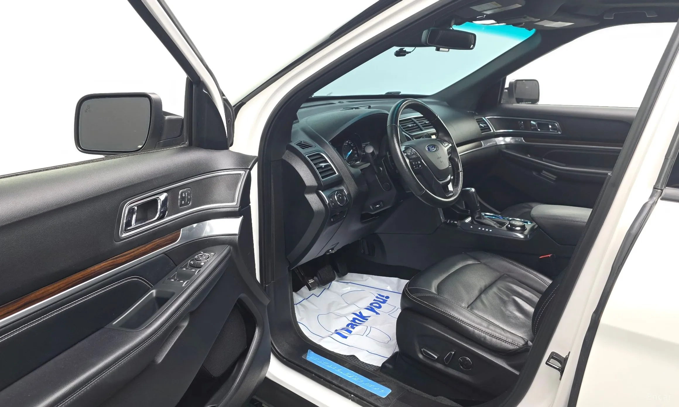 Ford Explorer превью 10