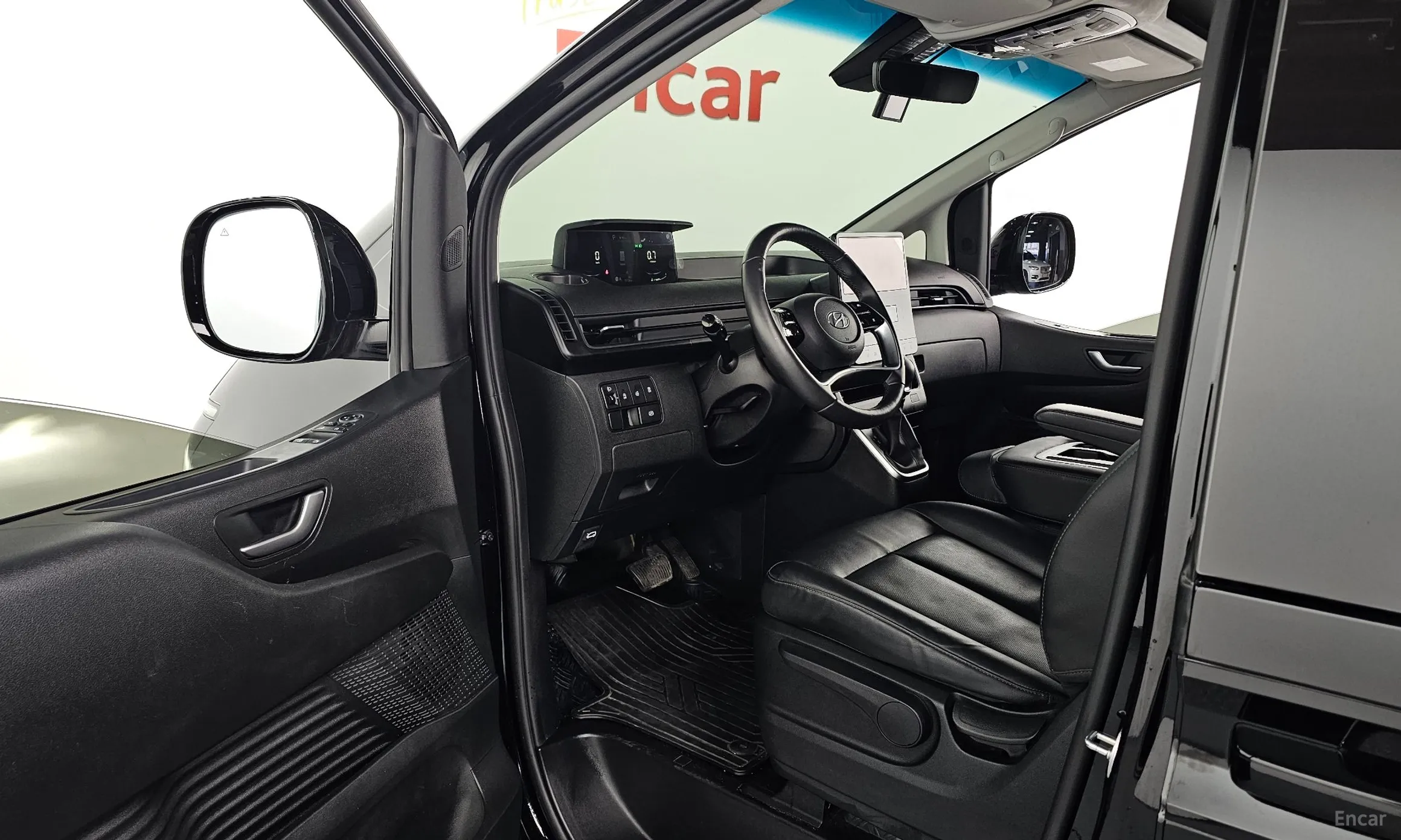 Hyundai Staria превью 10