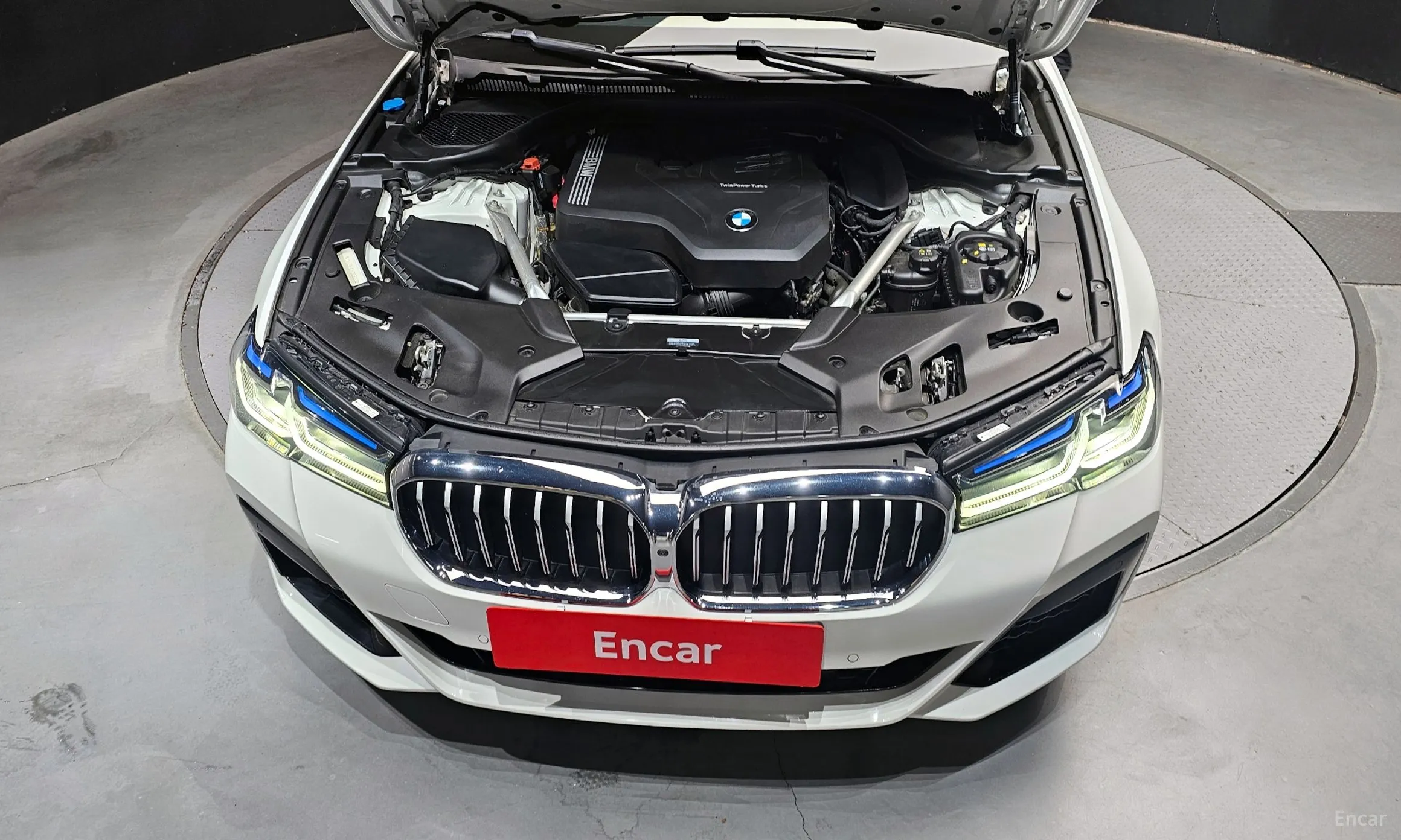 BMW 5 Series (G30) превью 6