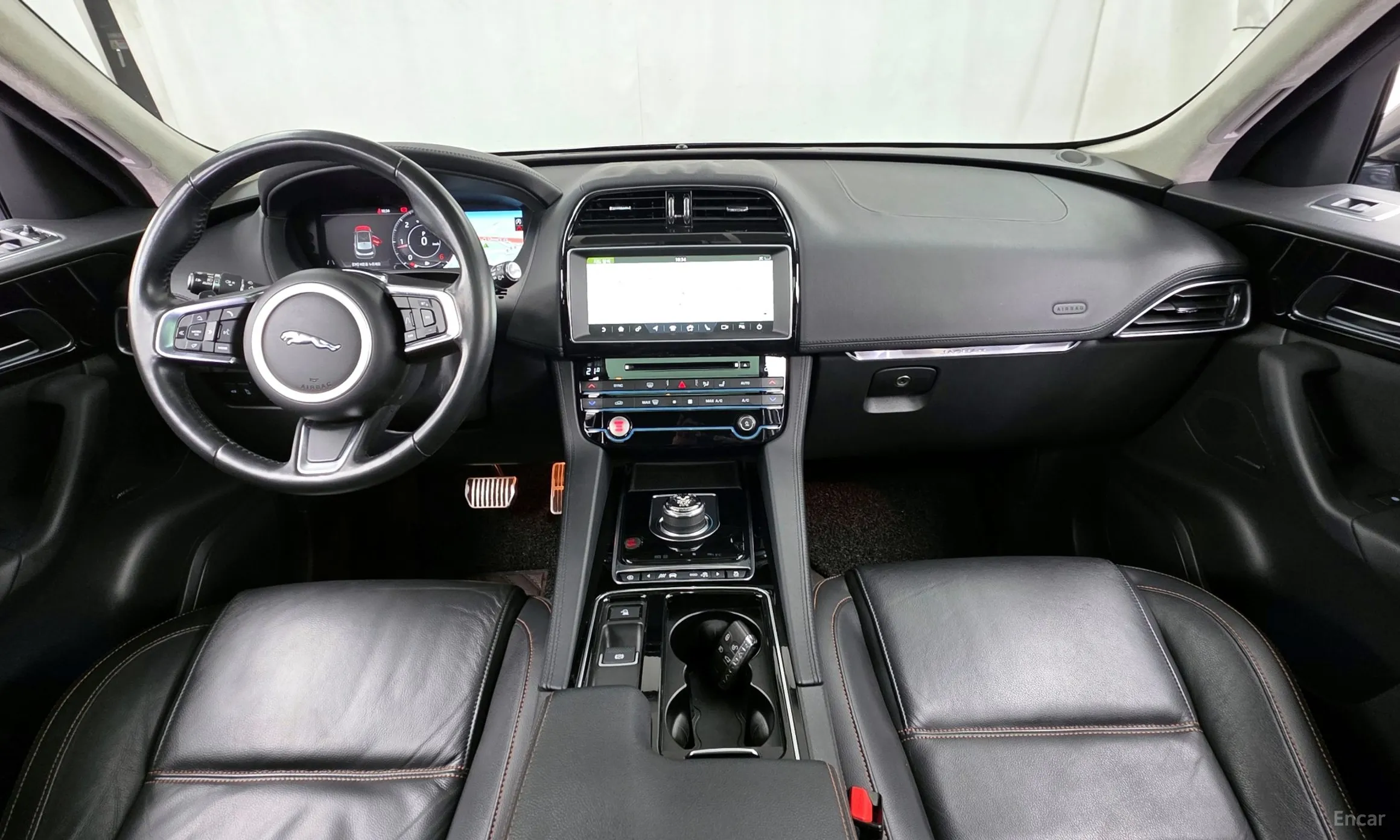Jaguar F-PACE превью 7