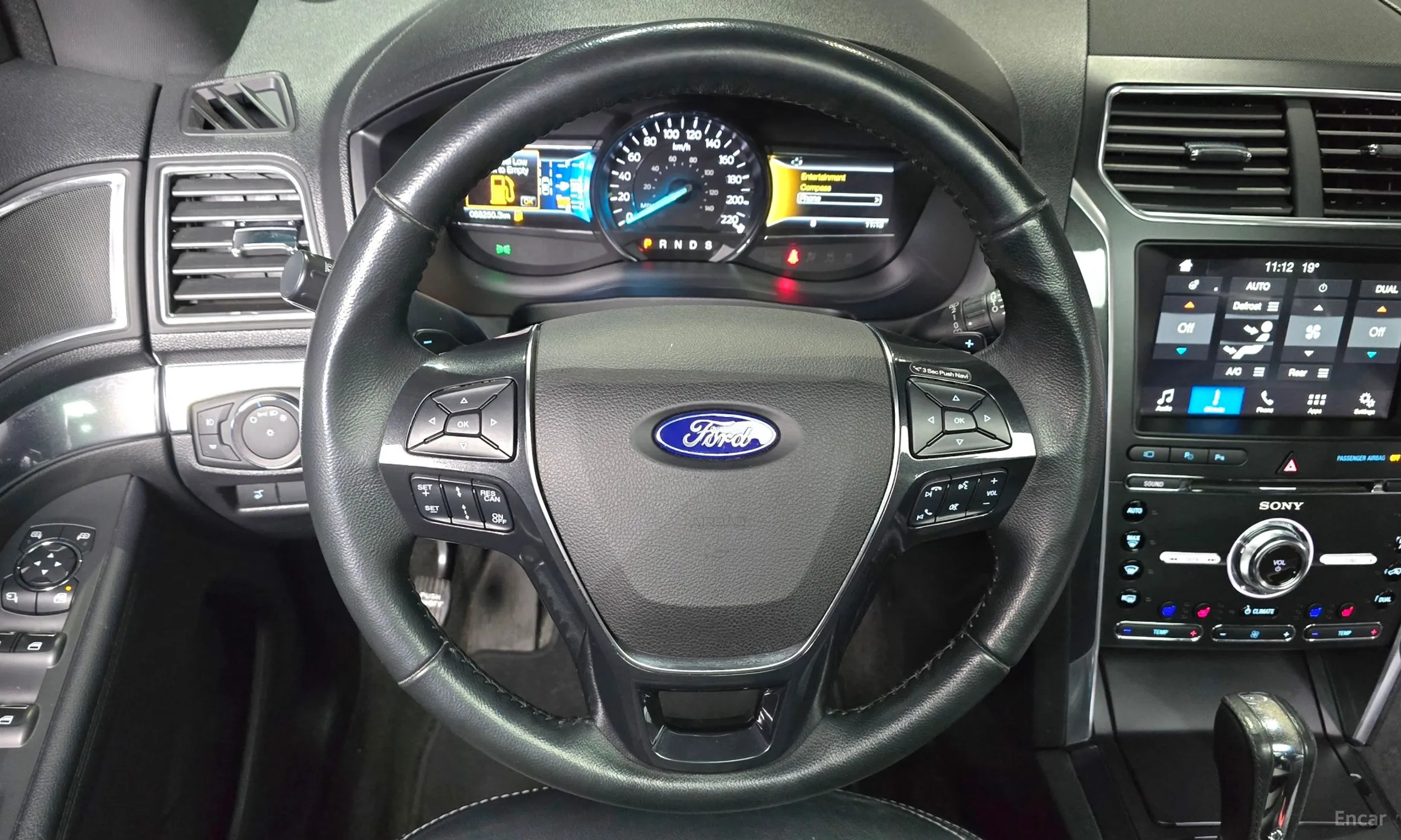 Ford Explorer превью 12