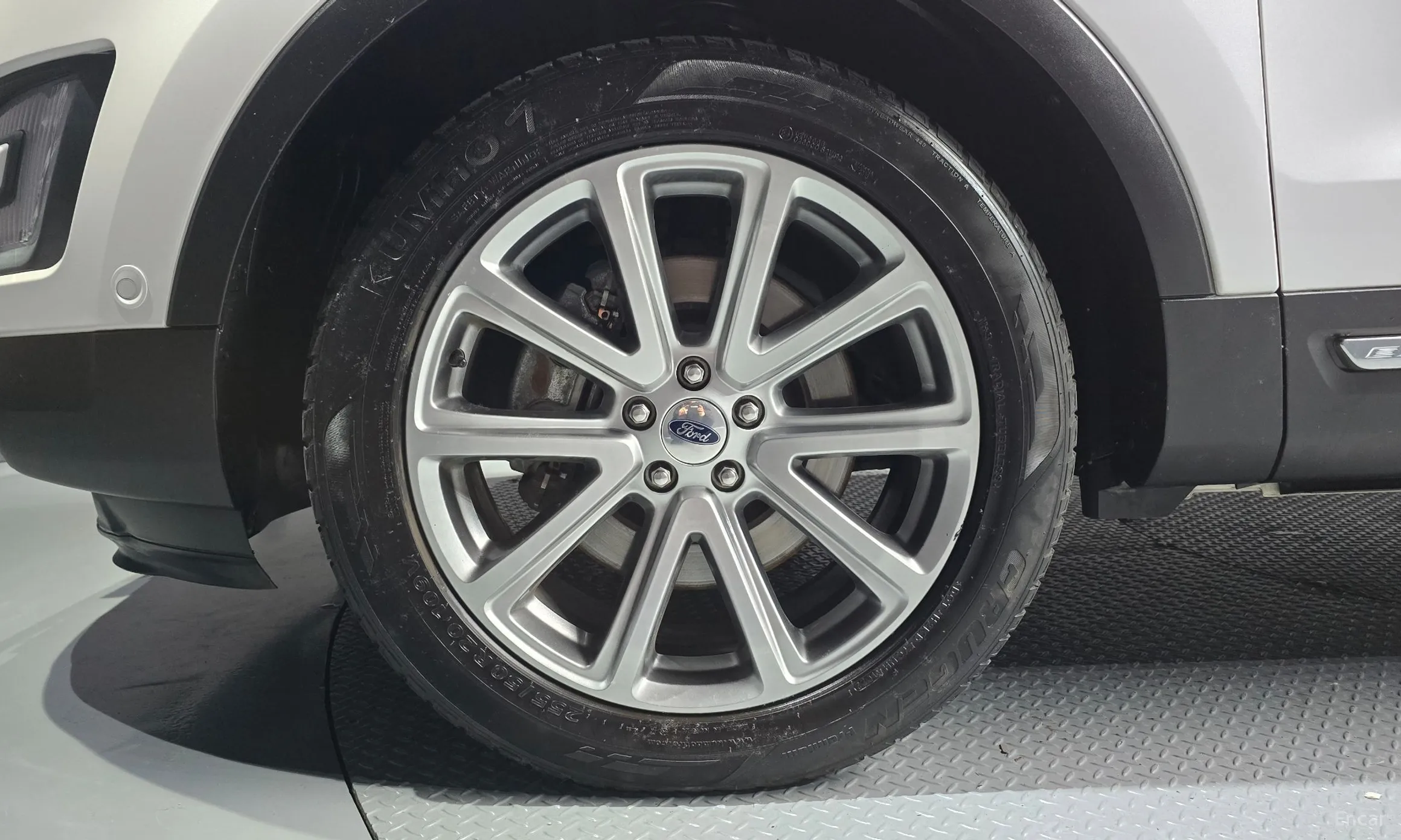 Ford Explorer превью 5
