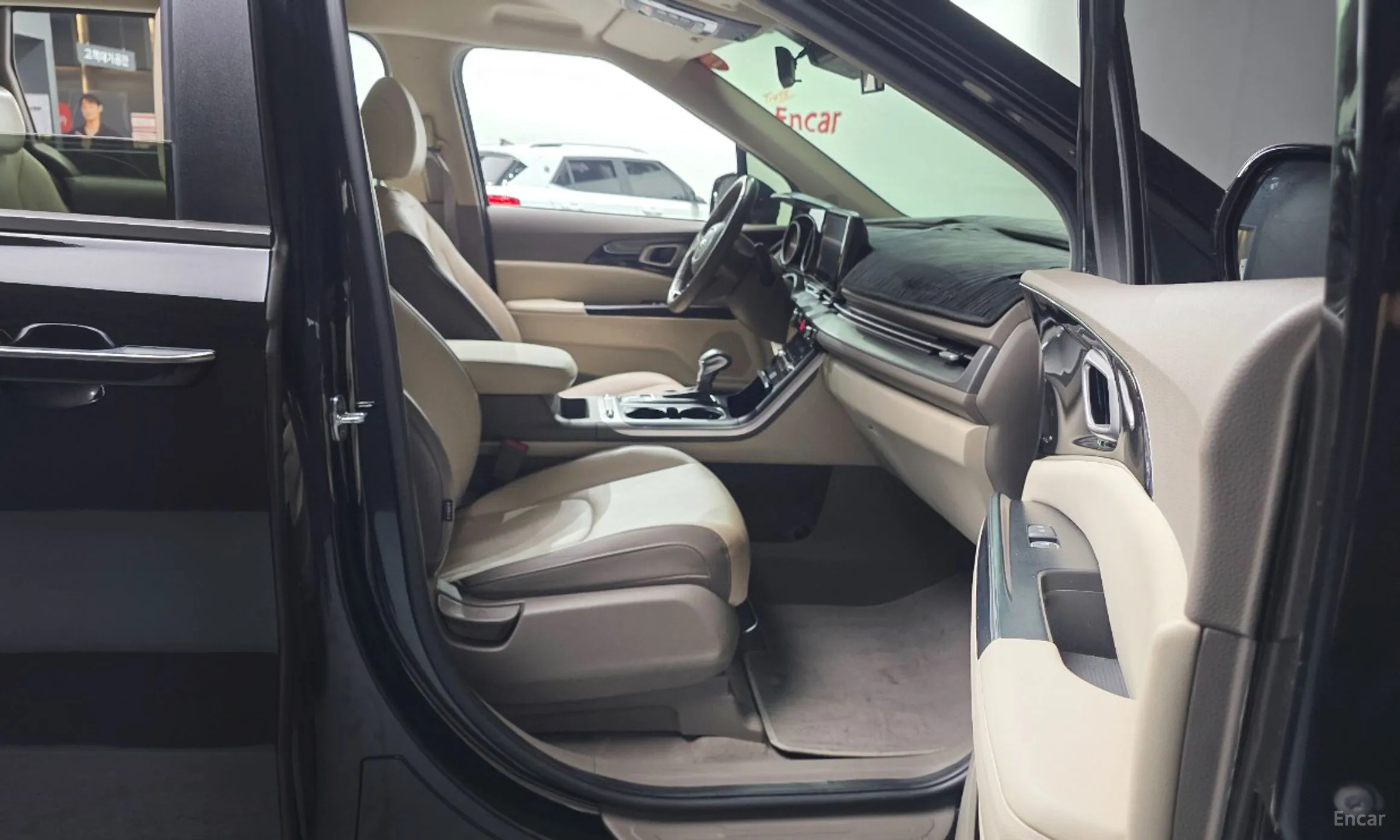 Kia Carnival Gen 4 превью 11