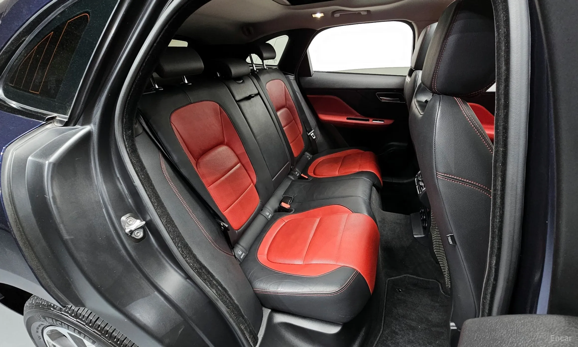 Jaguar F-PACE превью 11