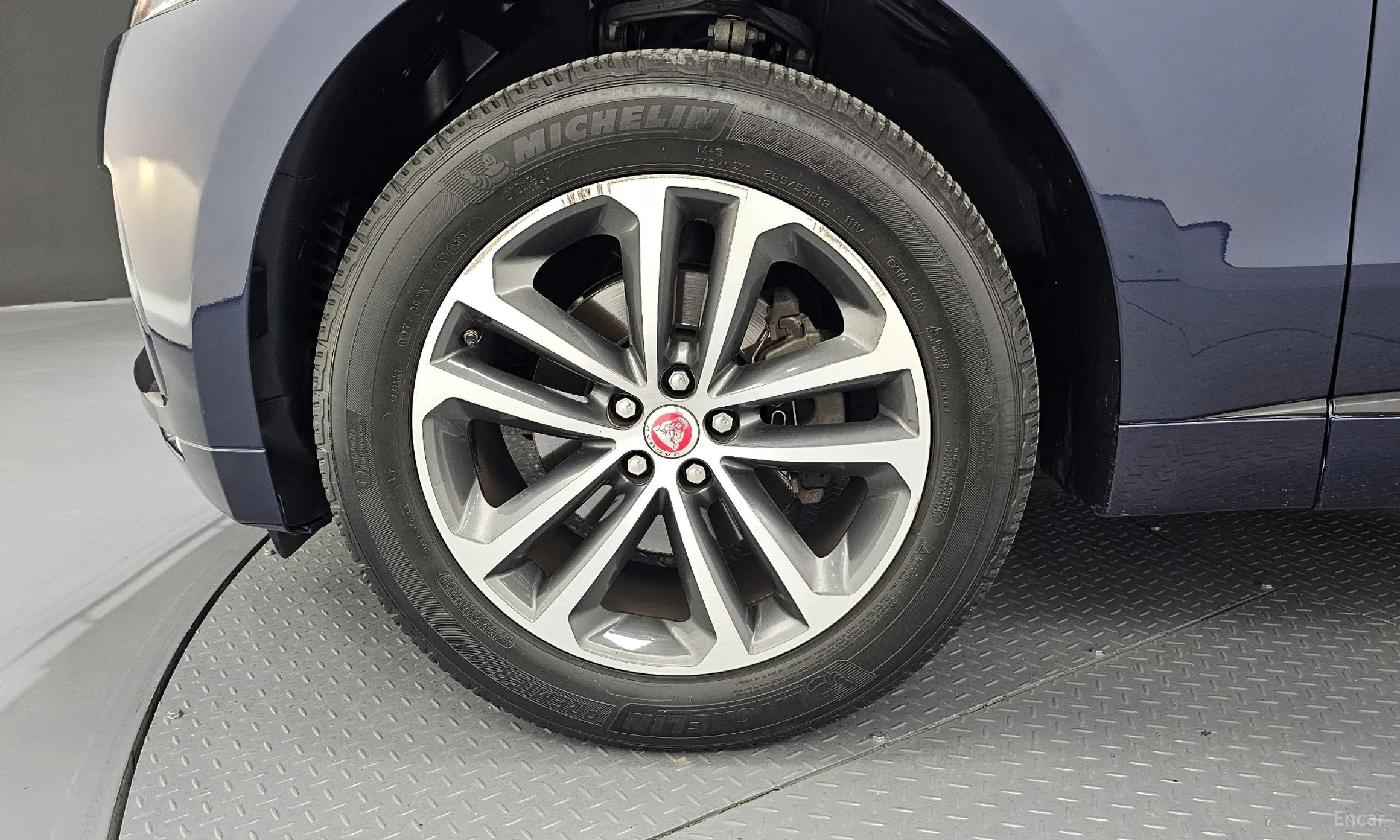 Jaguar F-PACE превью 5