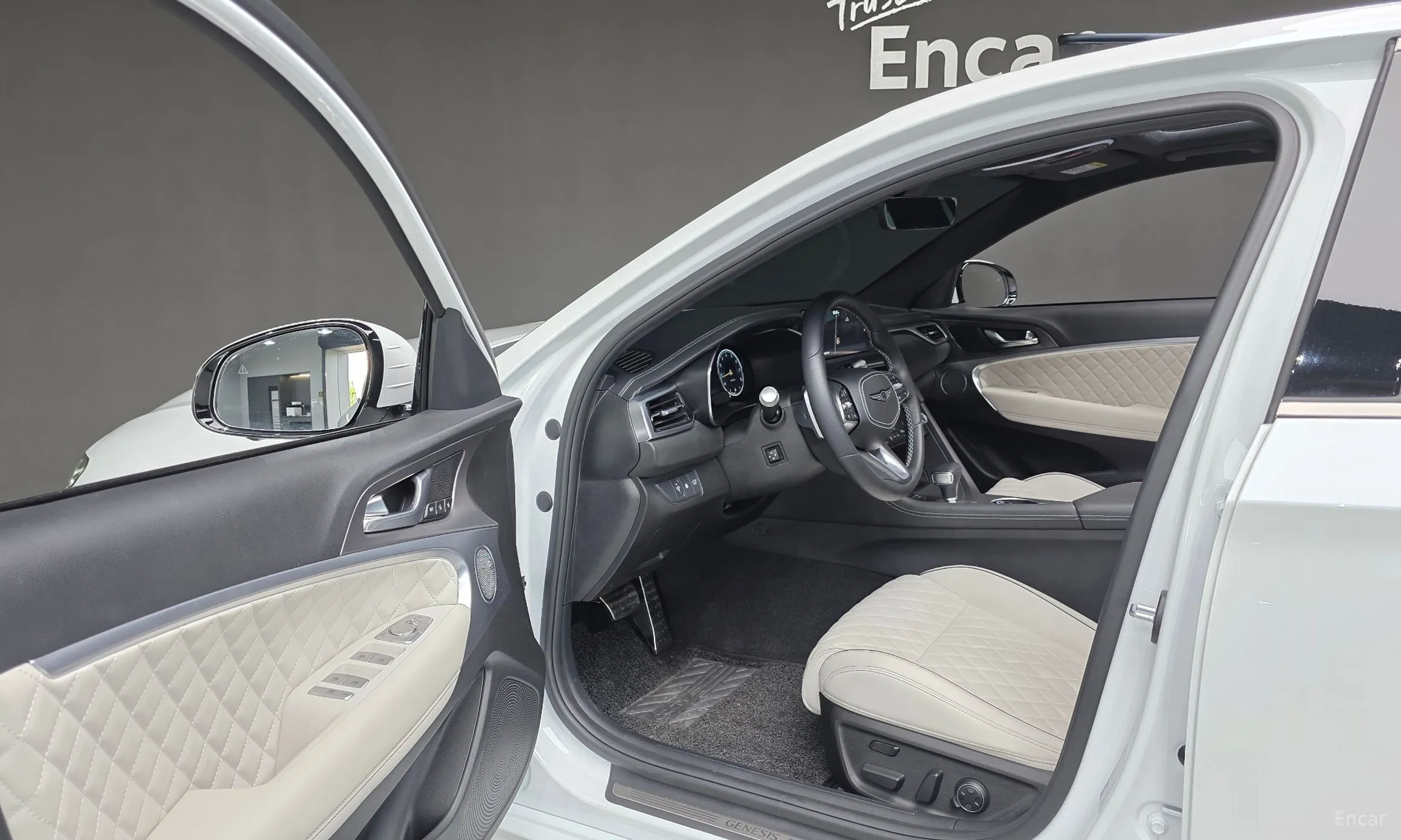 Genesis G70 превью 13