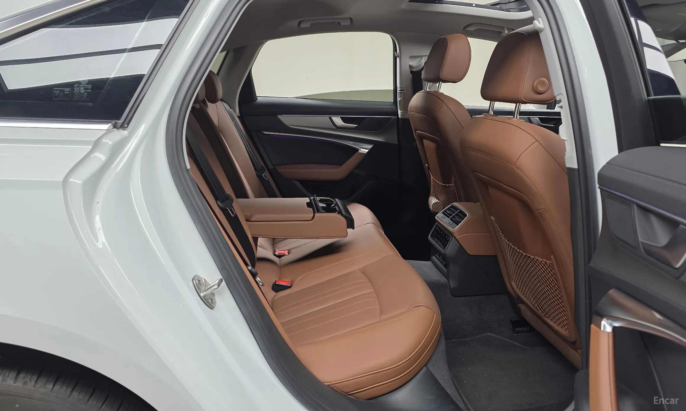 Audi A6 (C8) превью 12