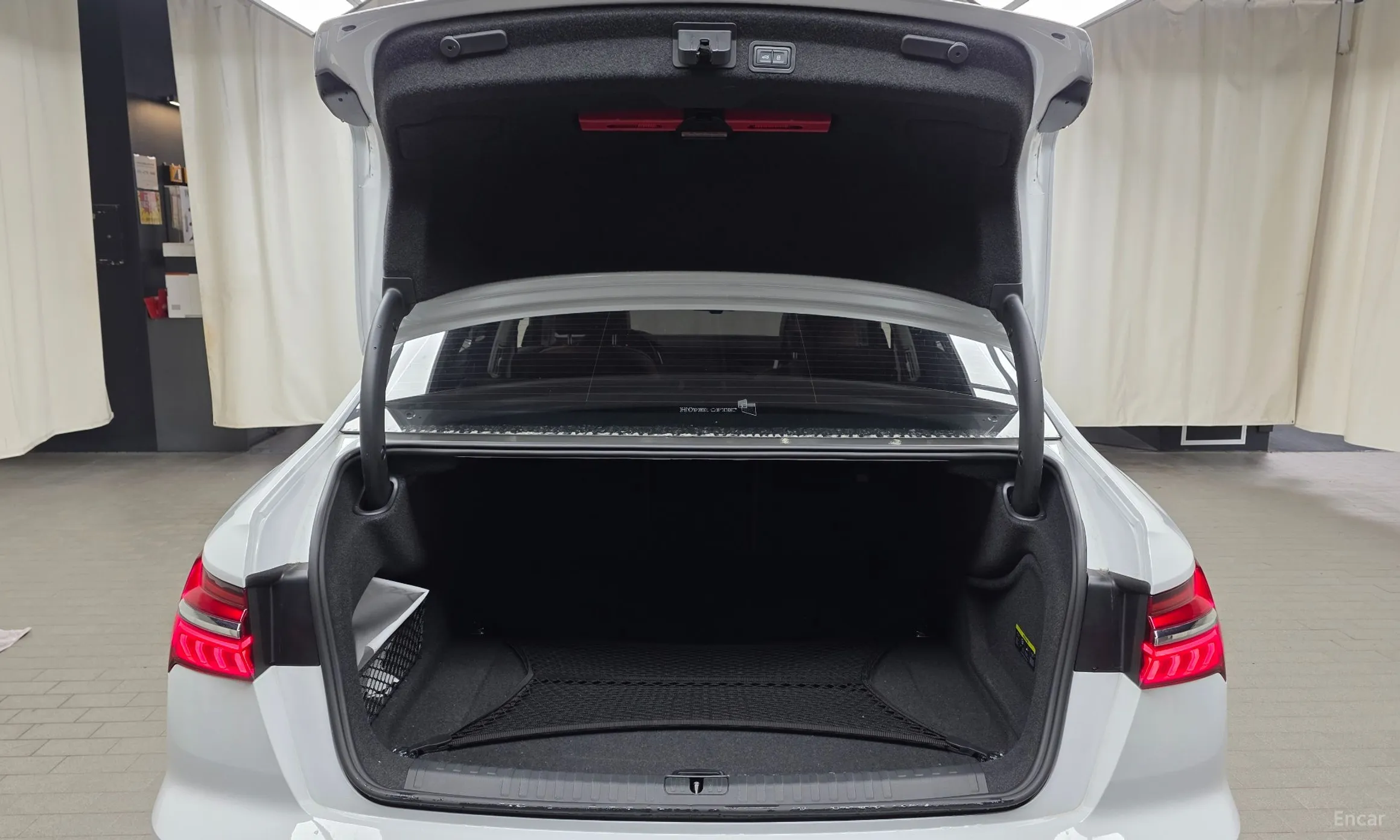 Audi A6 (C8) превью 20