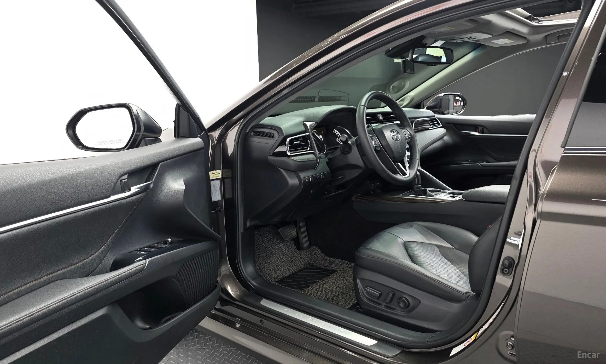 Toyota Camry (XV70) превью 10