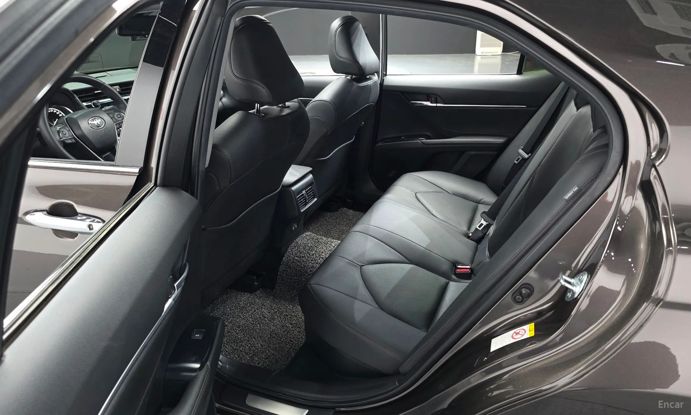 Toyota Camry (XV70) превью 12