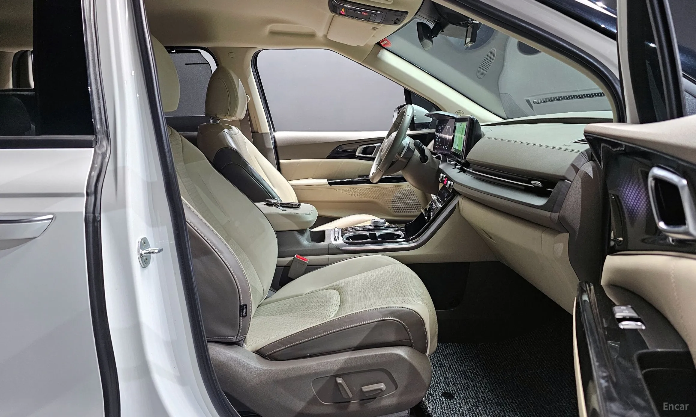 Kia Carnival Gen 4 превью 10