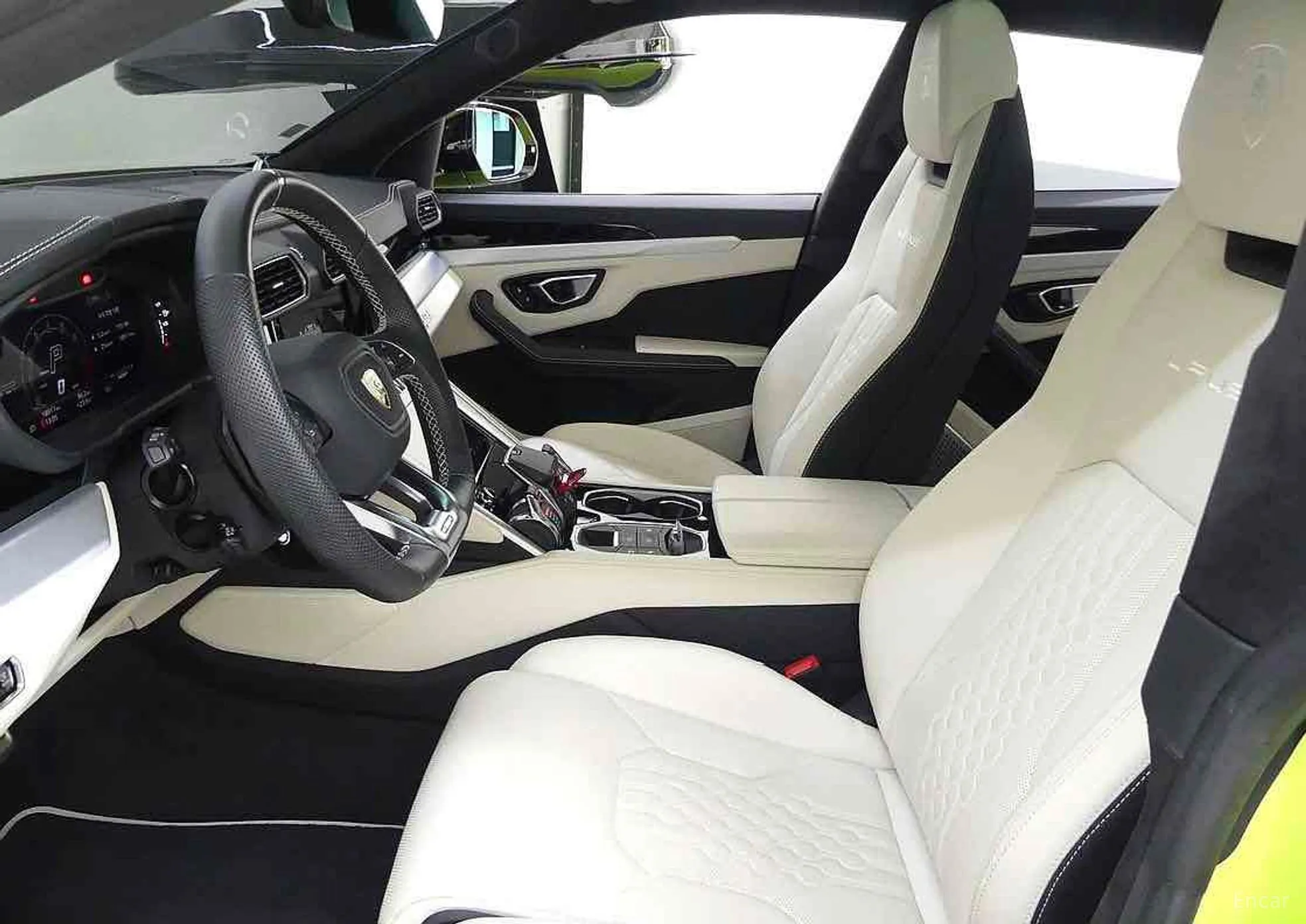 Lamborghini Urus превью 8