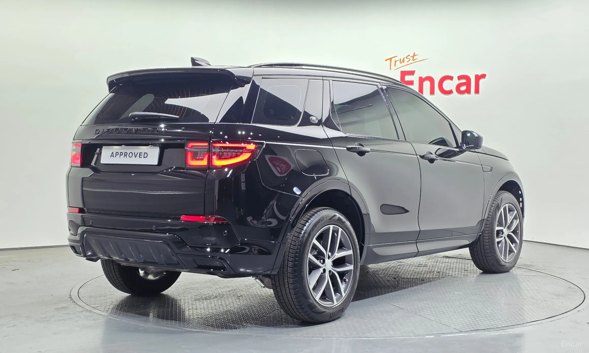Land Rover Discovery Sports превью 2