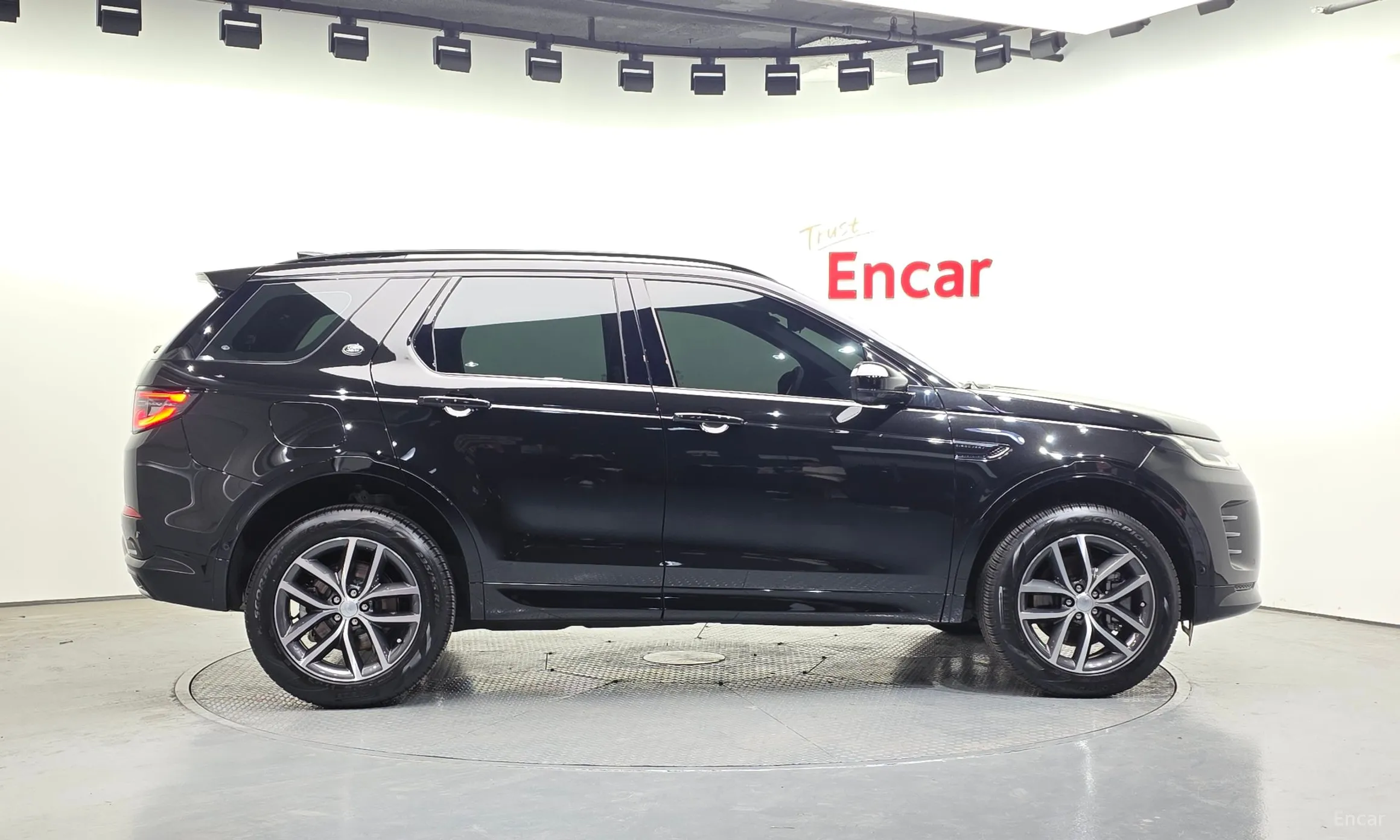Land Rover Discovery Sports превью 6