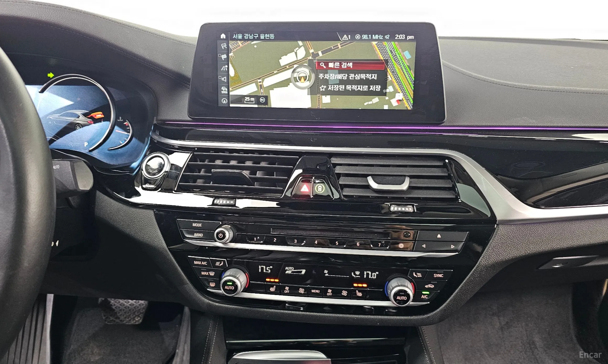 BMW 5 Series (G30) превью 12