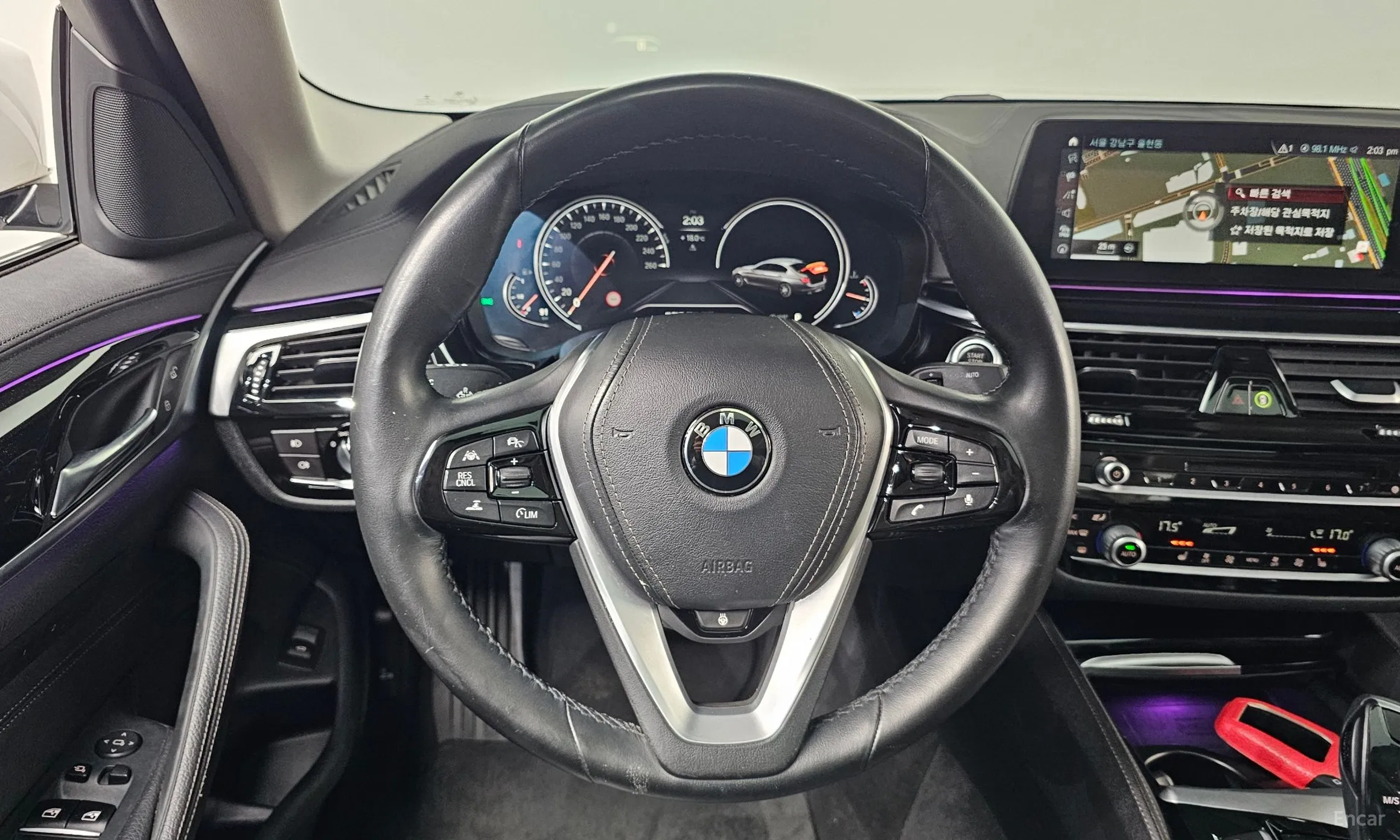 BMW 5 Series (G30) превью 13