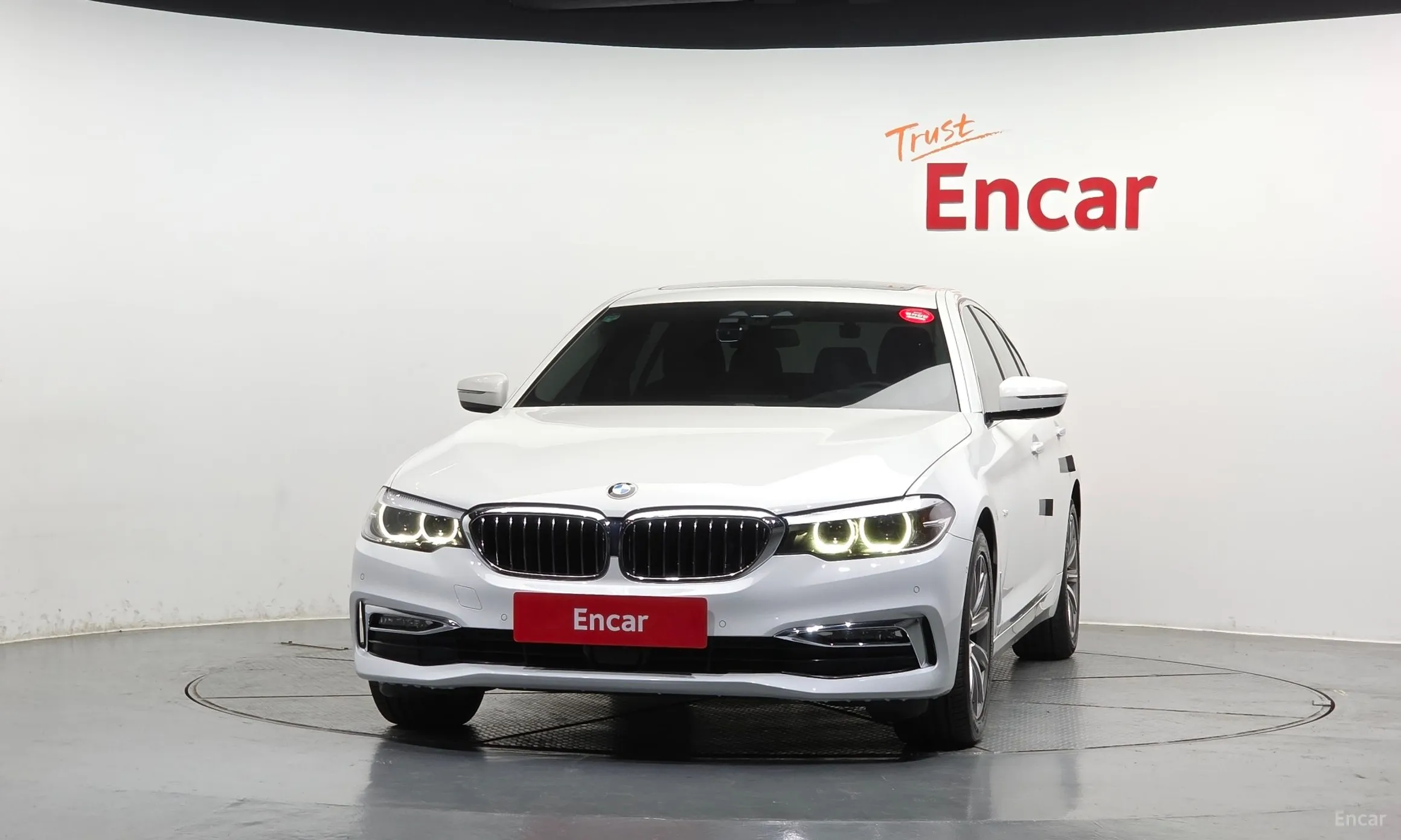 BMW 5 Series (G30) превью 3