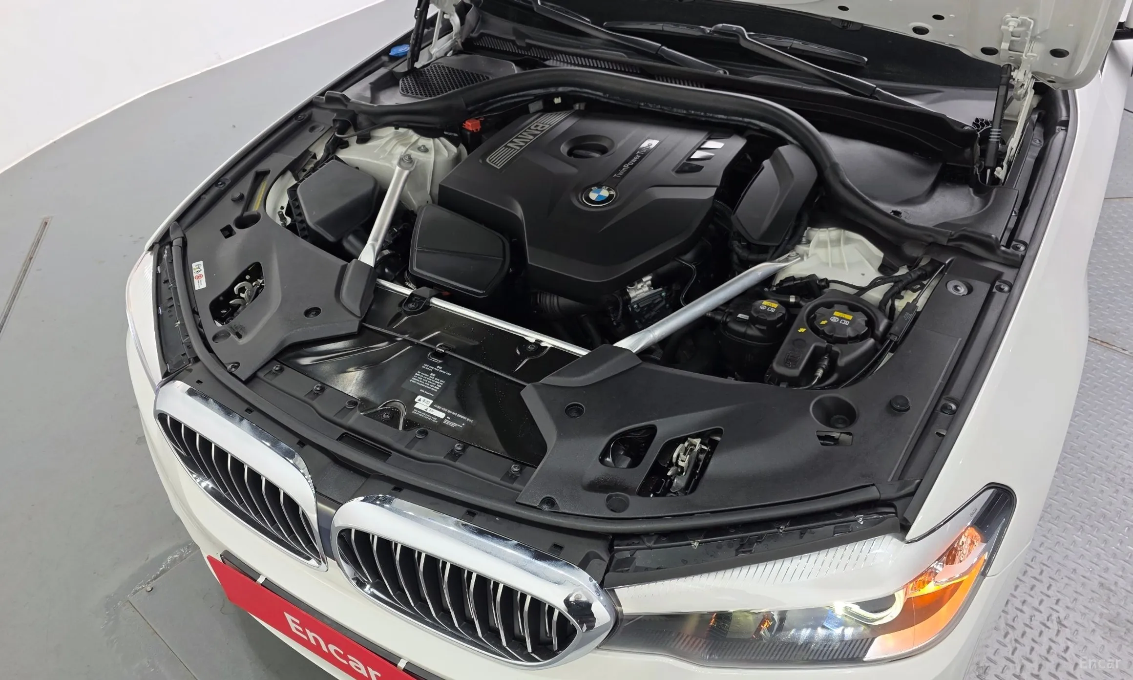 BMW 5 Series (G30) превью 6