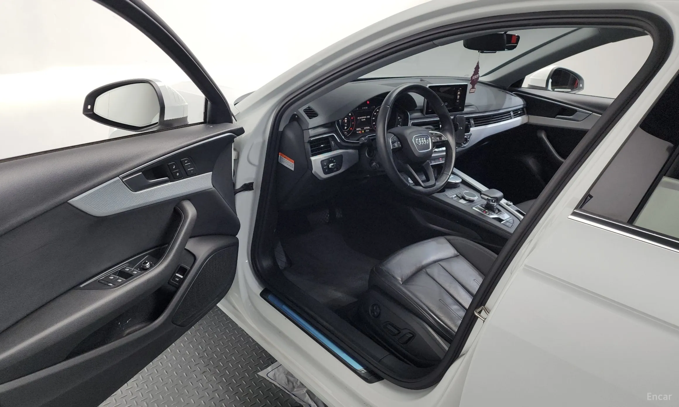 Audi A4 (B9) превью 10