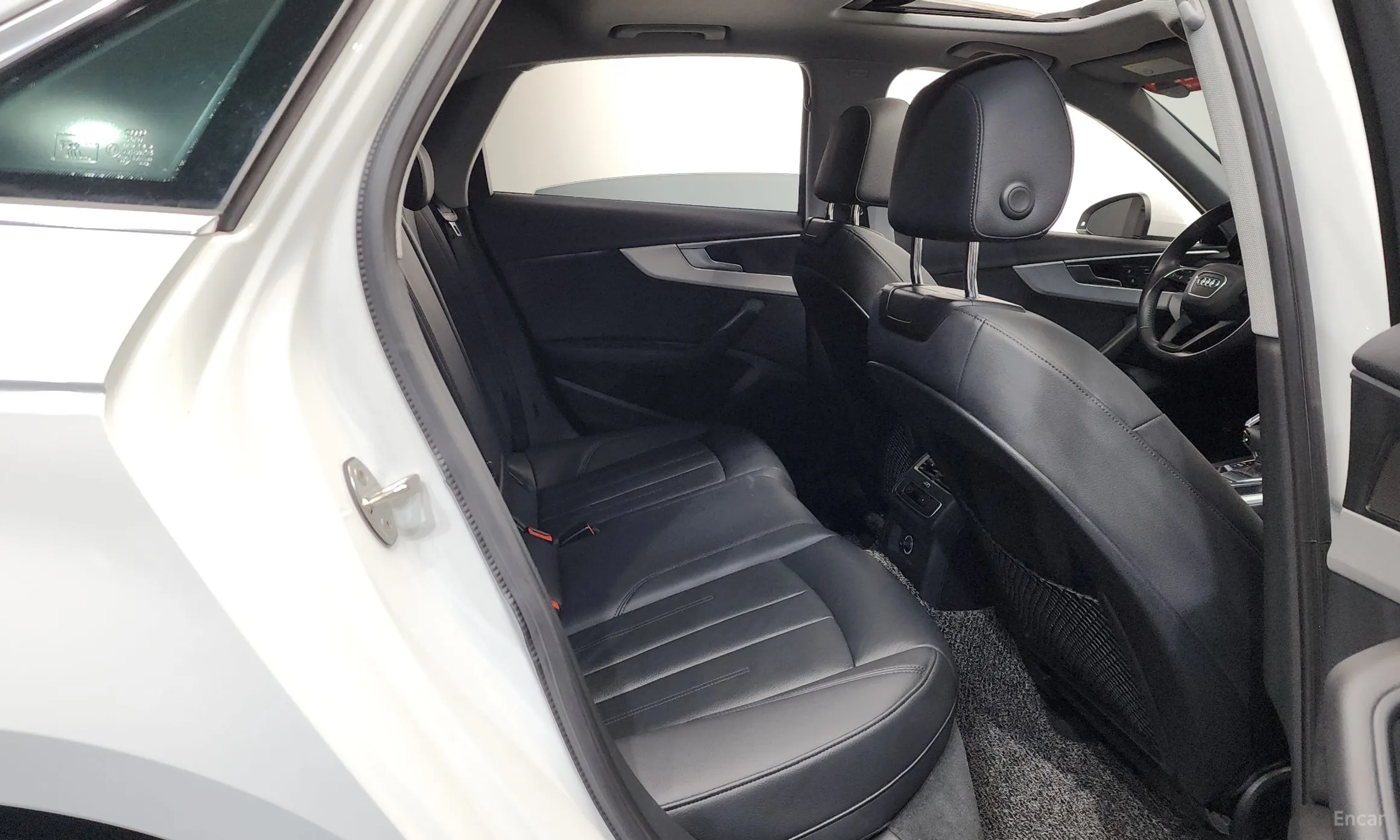 Audi A4 (B9) превью 11
