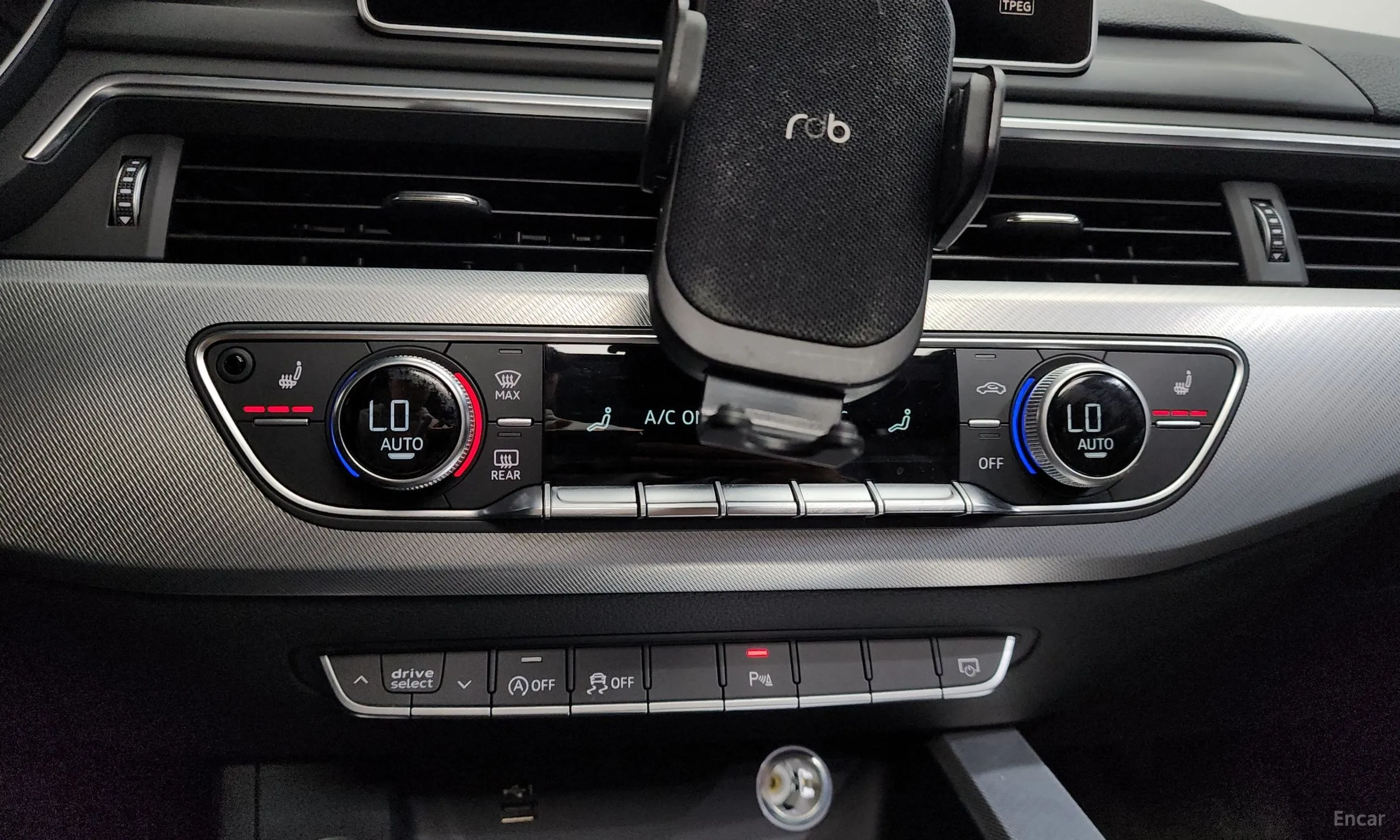 Audi A4 (B9) превью 12
