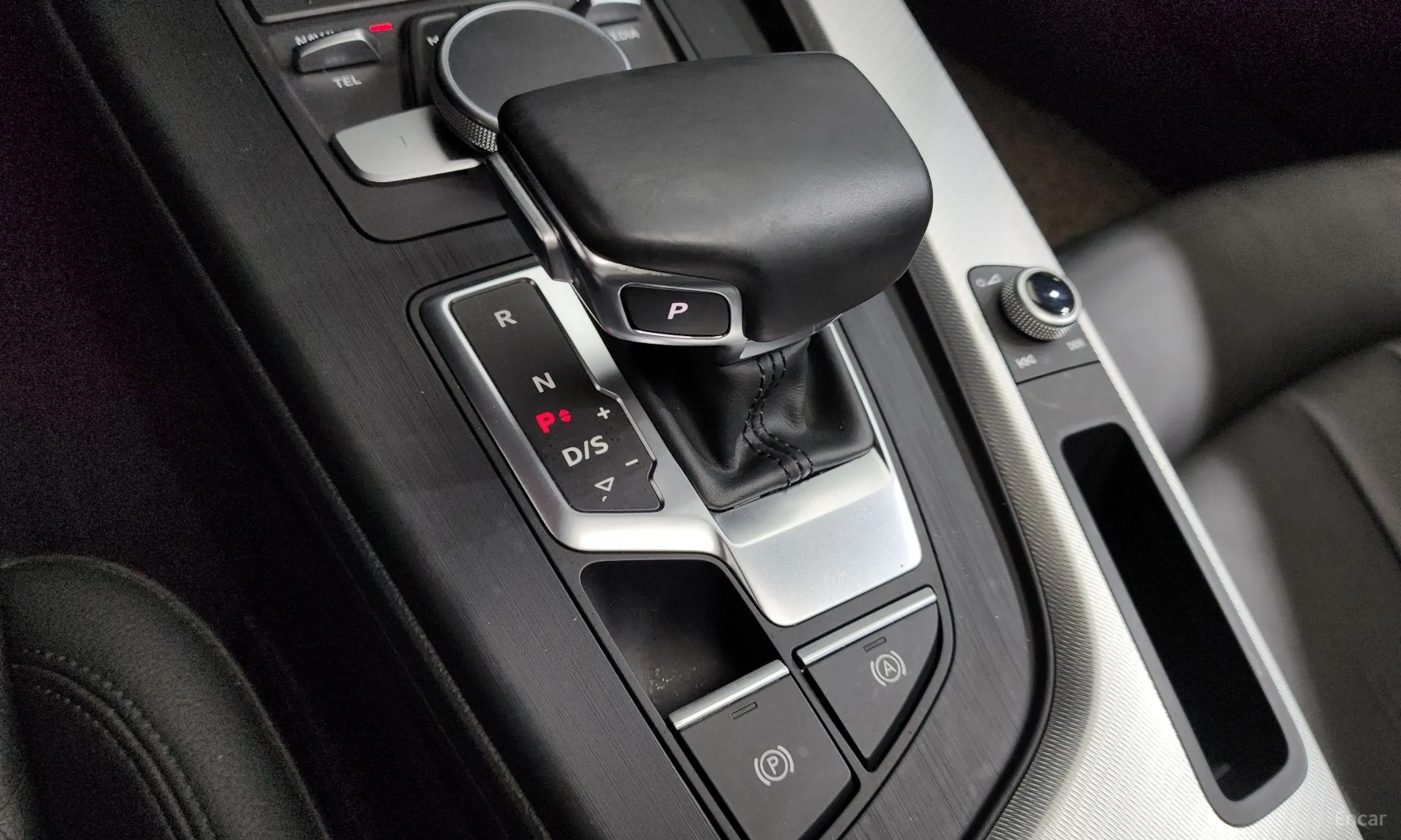 Audi A4 (B9) превью 9