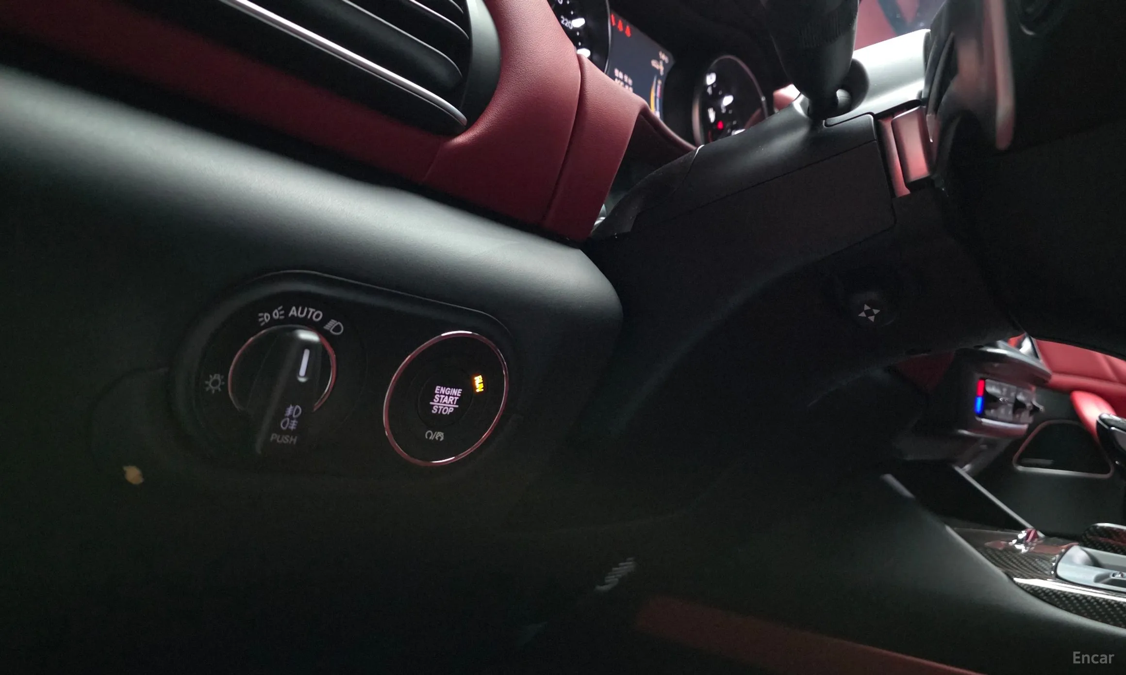Maserati Levante превью 20