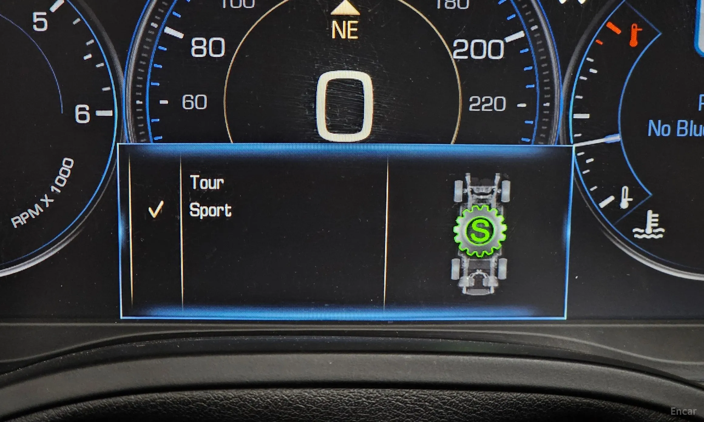 Cadillac Escalade превью 8