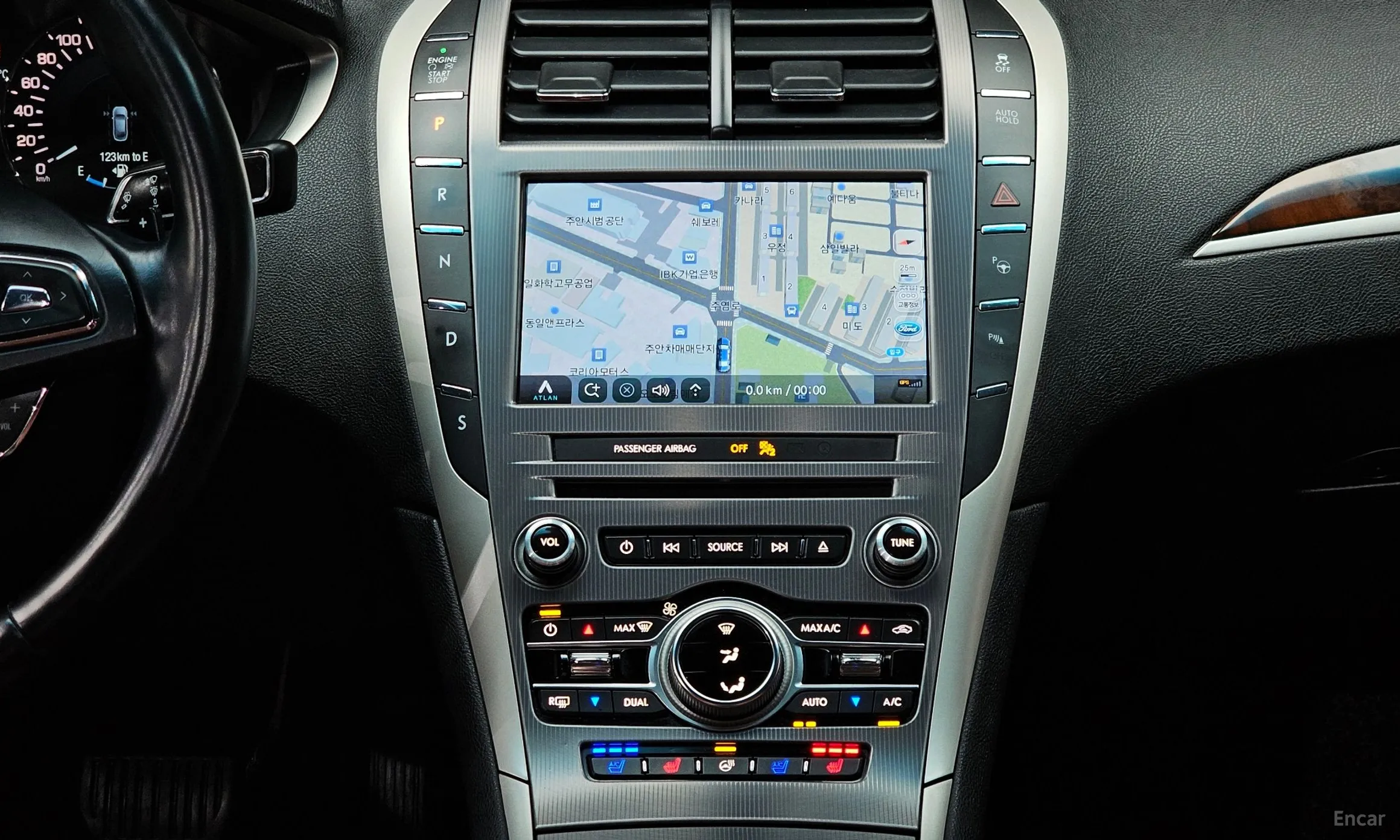 Lincoln New MKZ превью 13