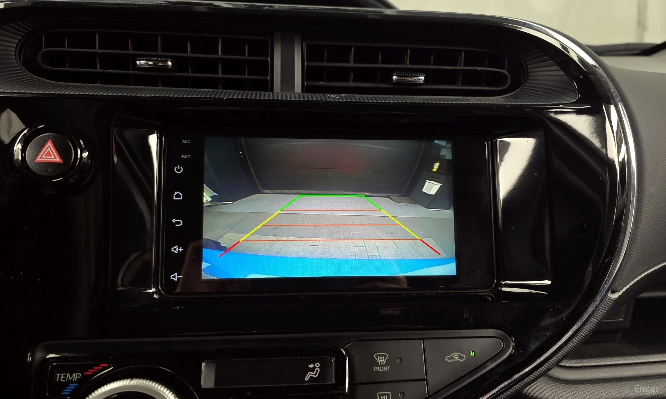 Toyota Prius C превью 15