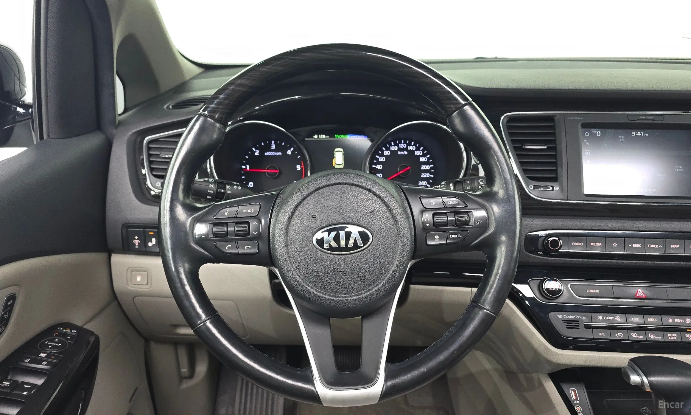 Kia Carnival превью 13