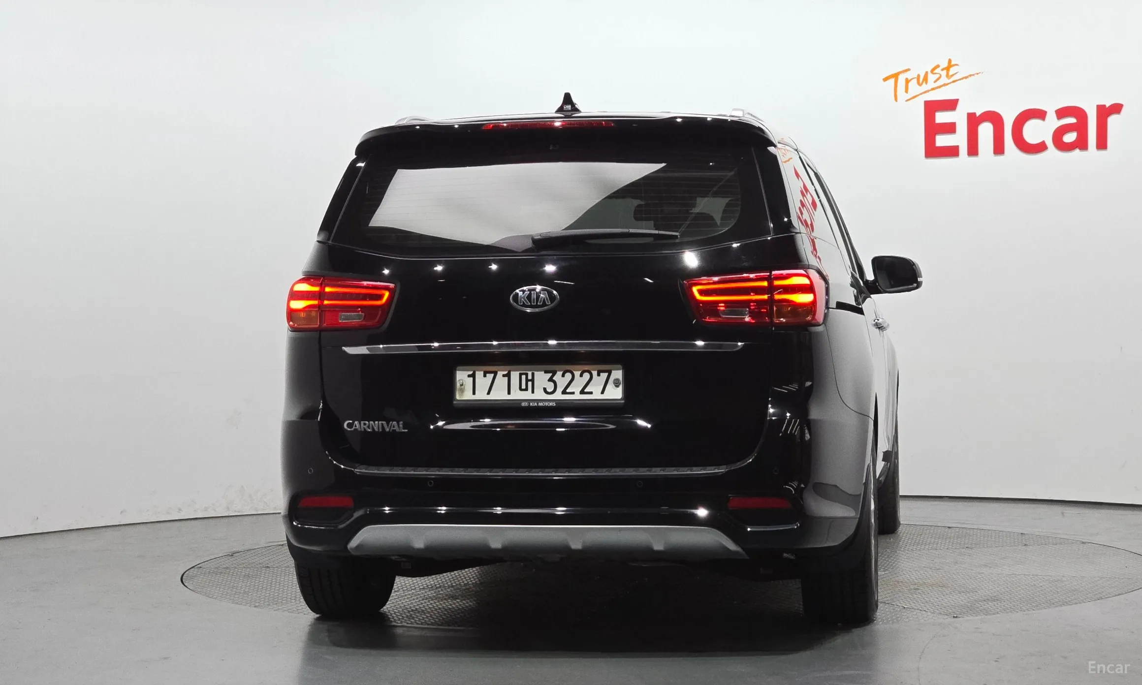 Kia Carnival превью 4
