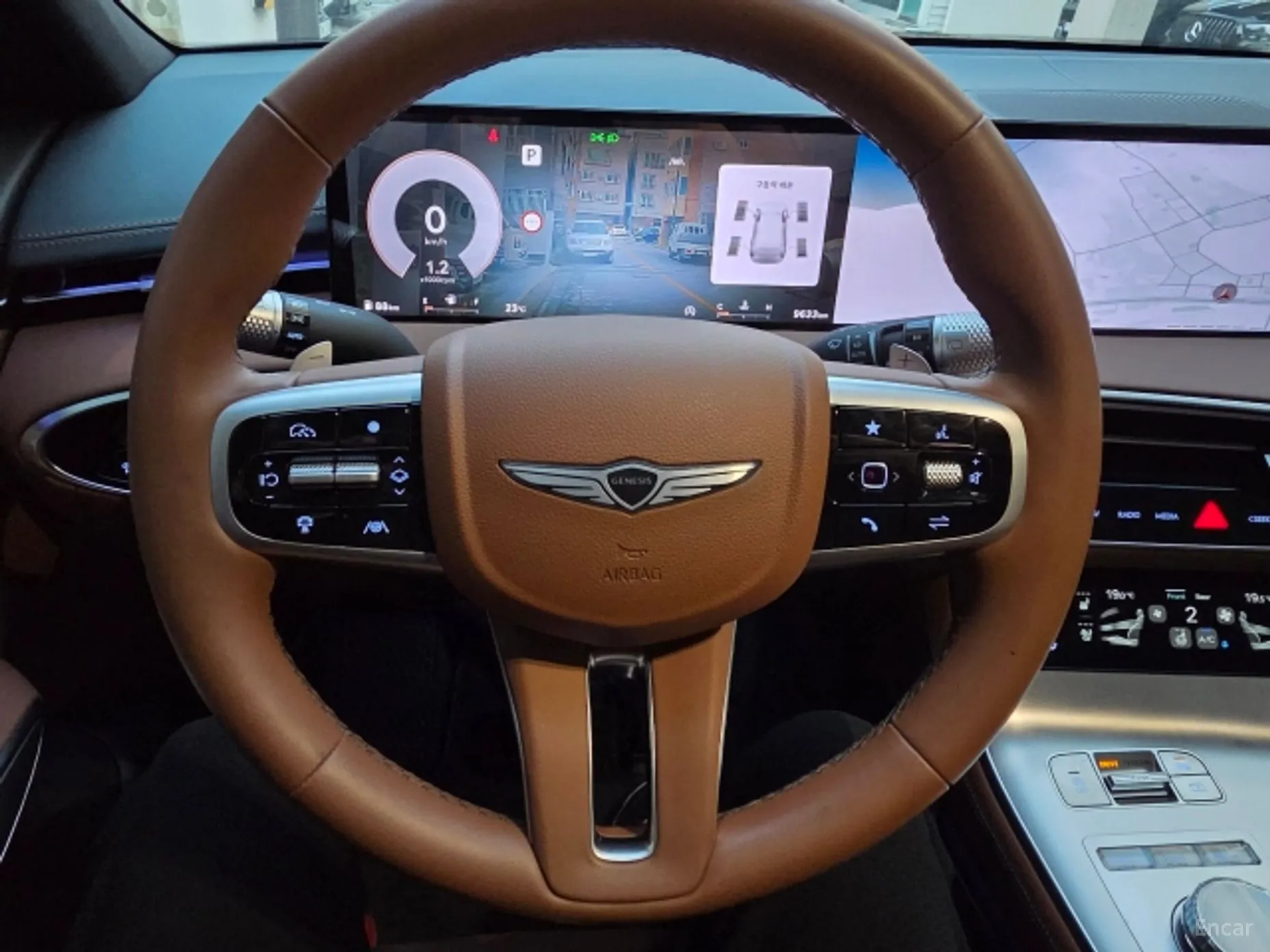 Genesis GV70 превью 11