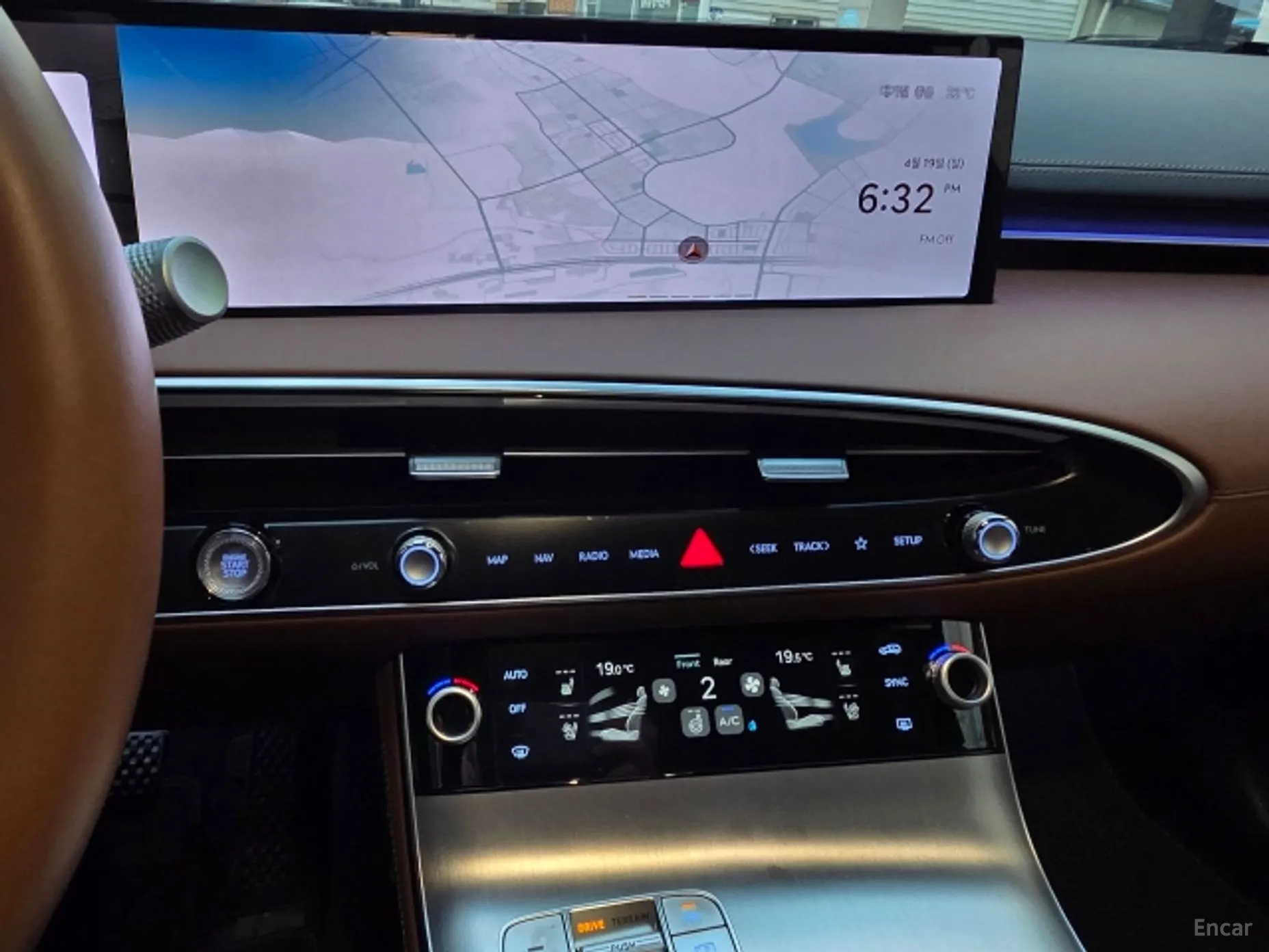 Genesis GV70 превью 7