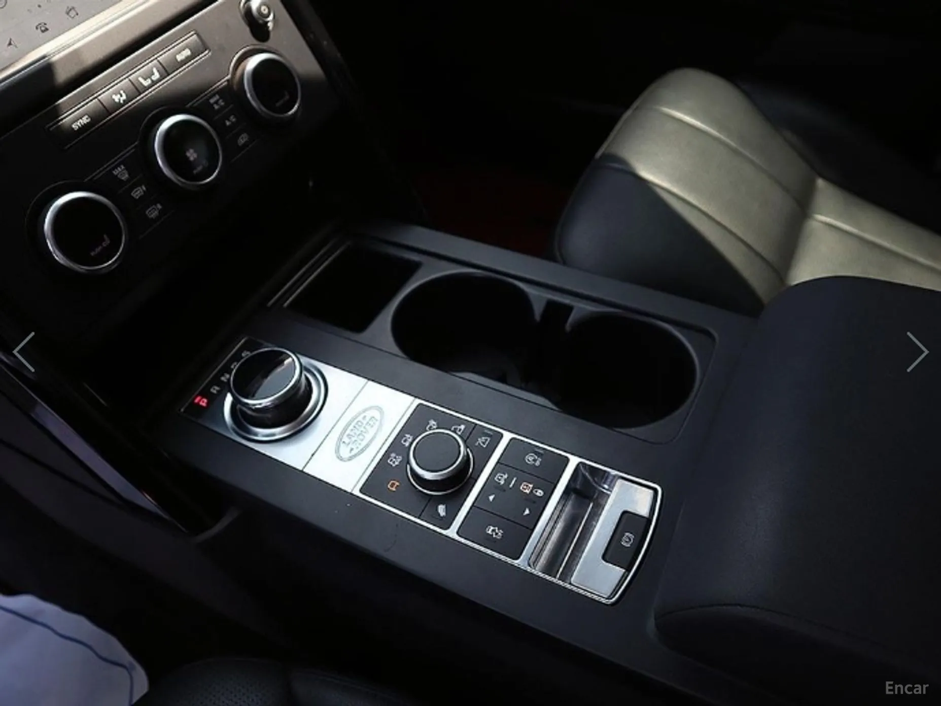 Land Rover Discovery 5 превью 12