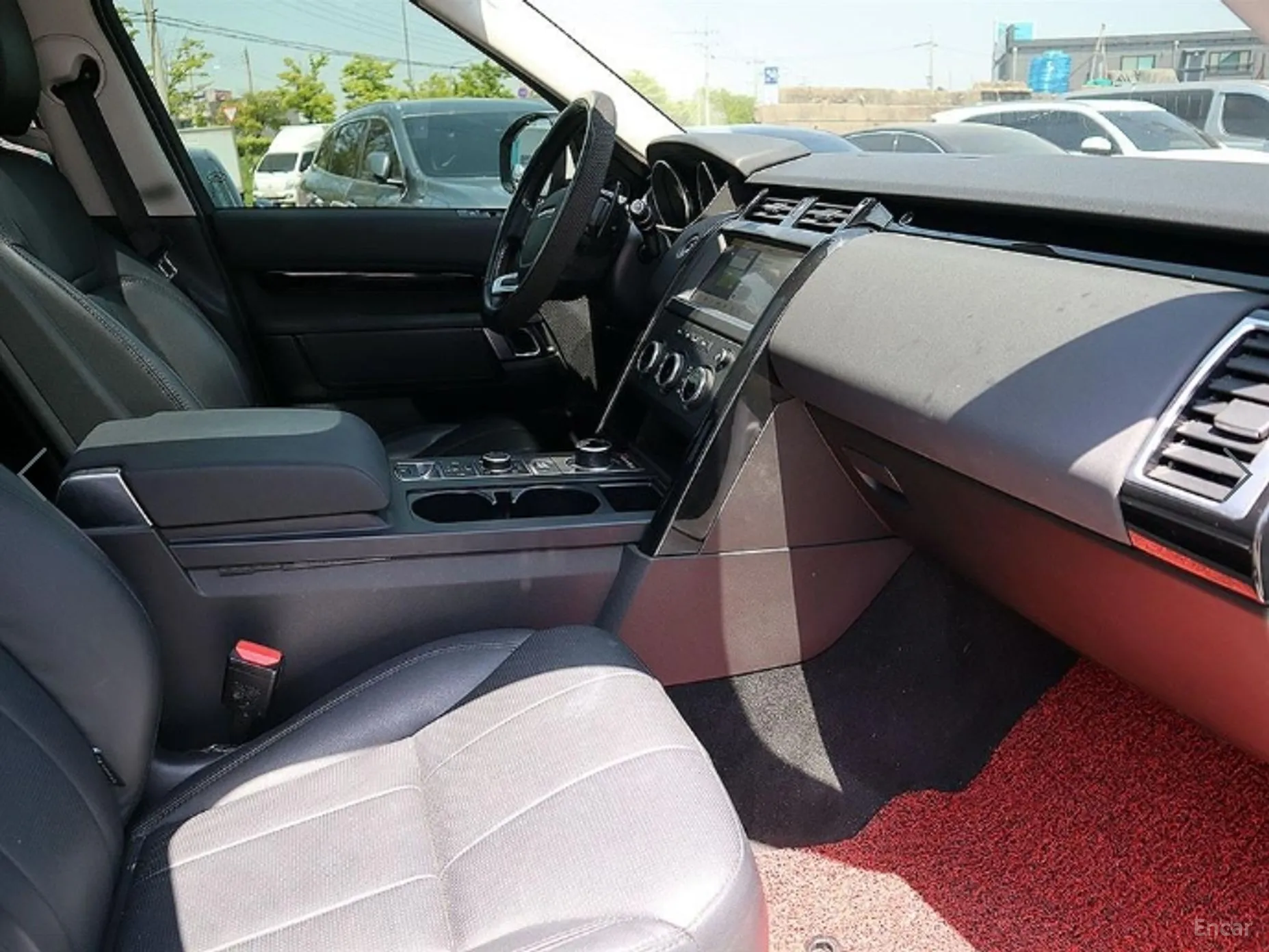 Land Rover Discovery 5 превью 13