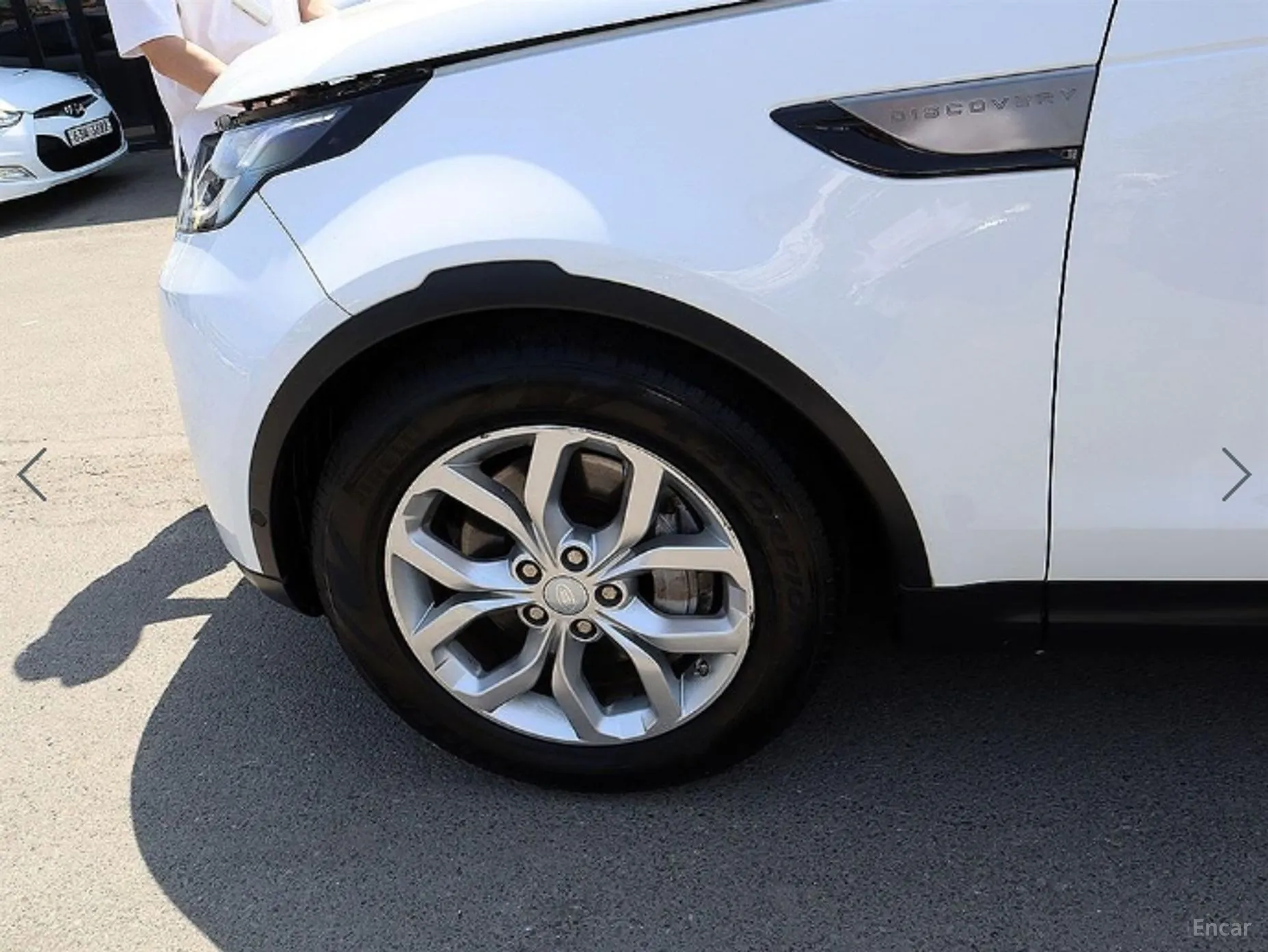 Land Rover Discovery 5 превью 18