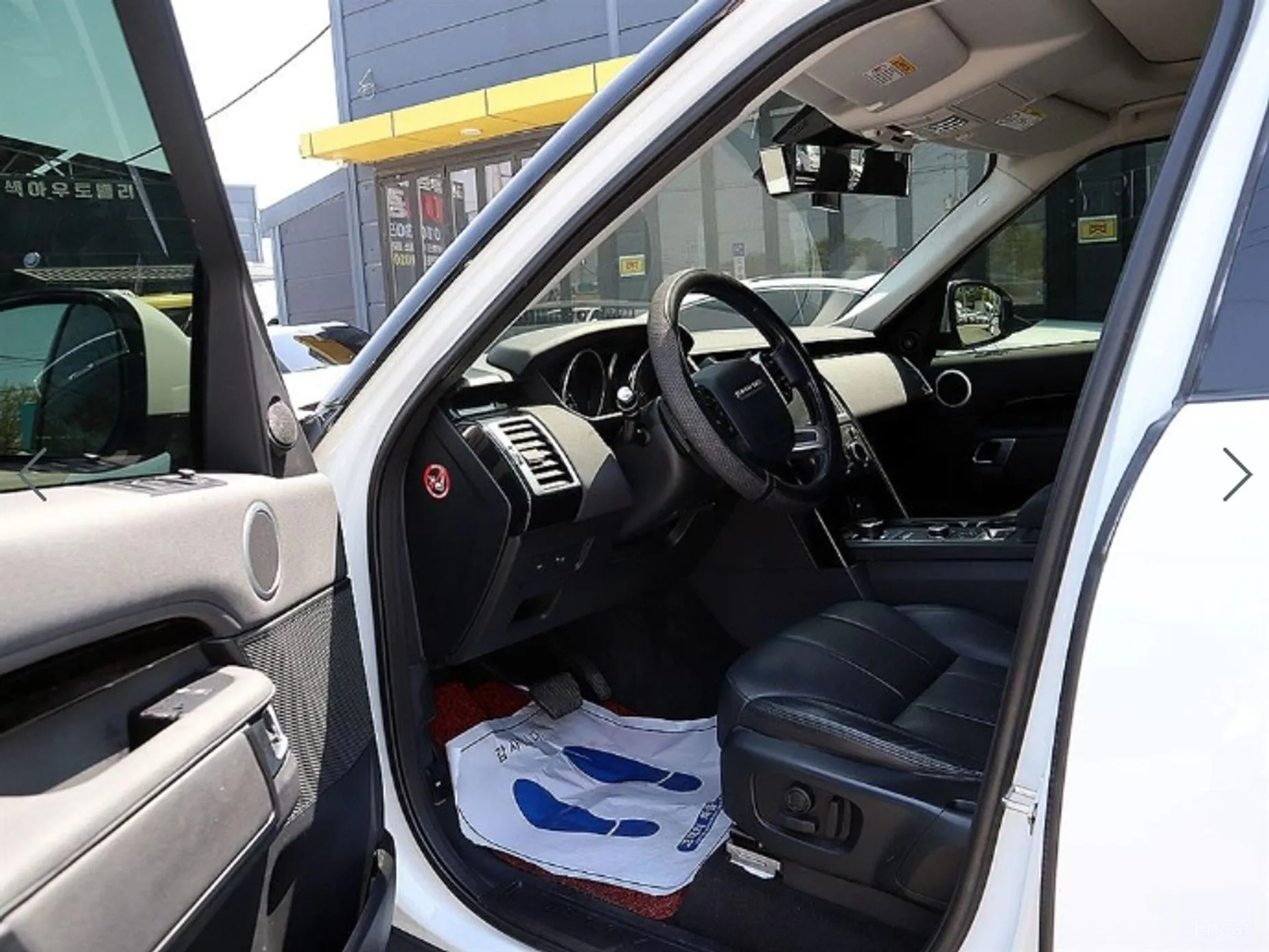 Land Rover Discovery 5 превью 6