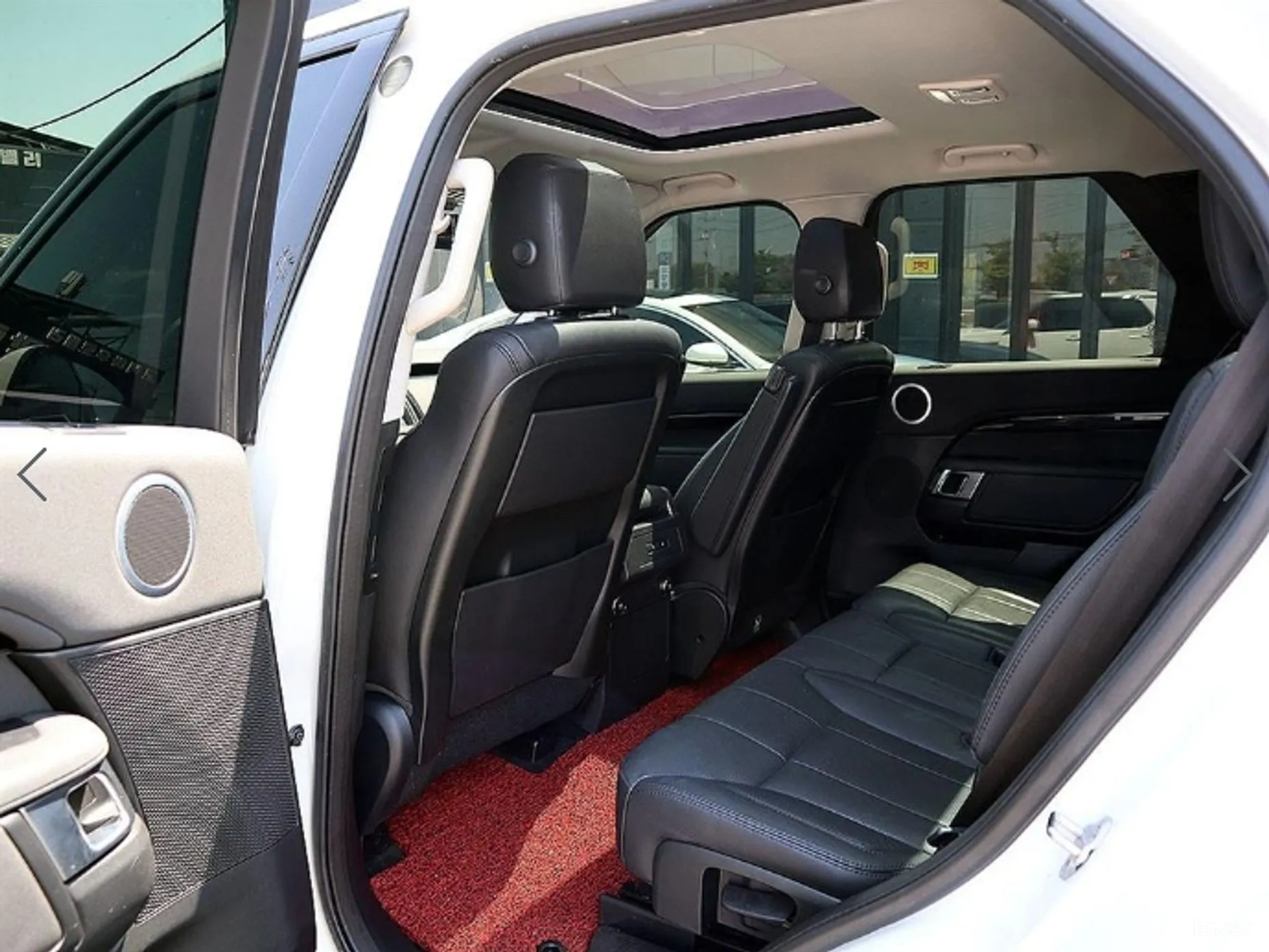 Land Rover Discovery 5 превью 7